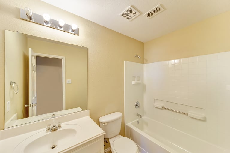 Photo 20 of 23 - 1205 Diamond Back Ln, Haslet, TX 76052