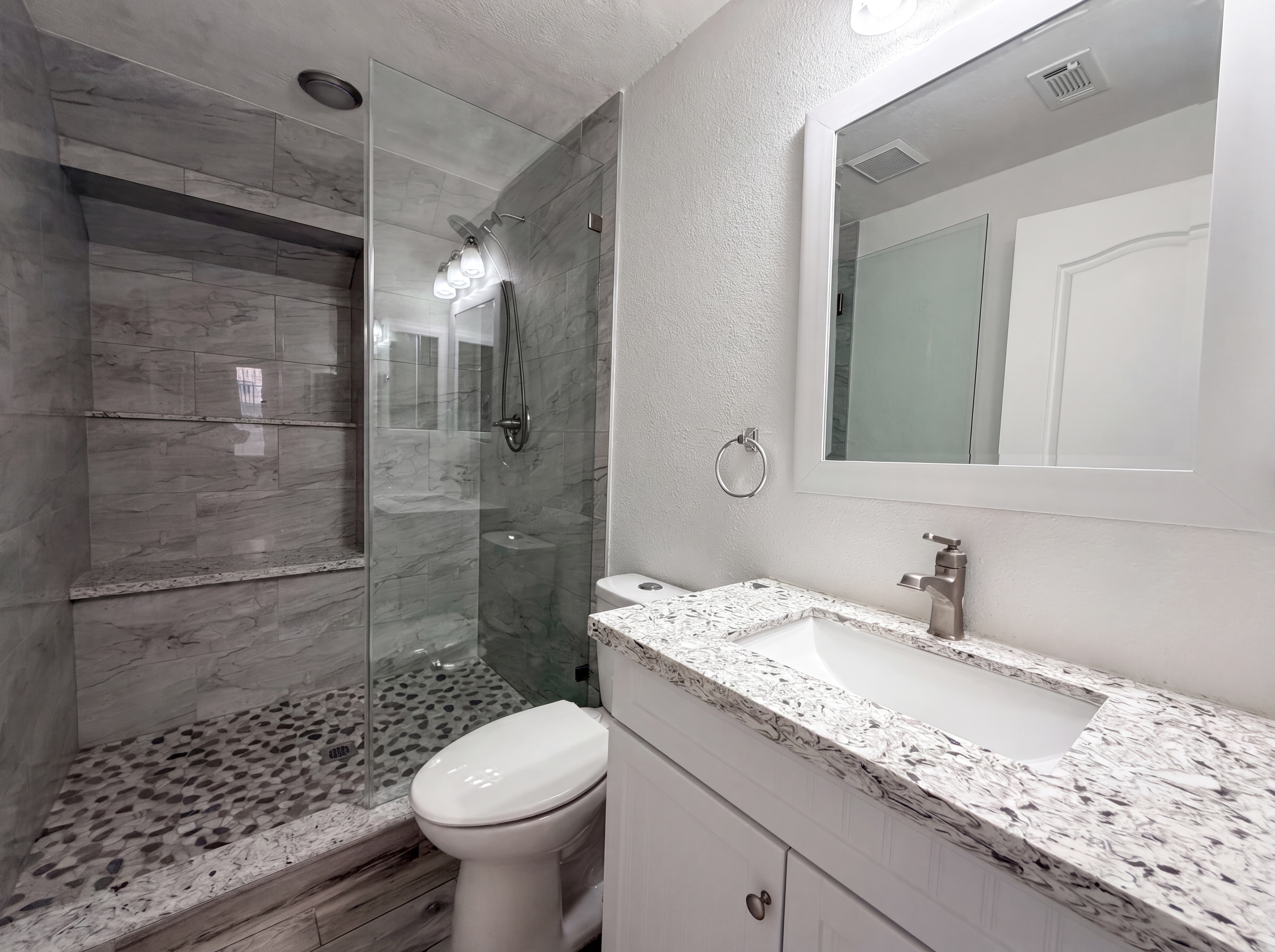 Photo 16 of 27 of 6335 Pavestone Ln, Las Vegas, NV