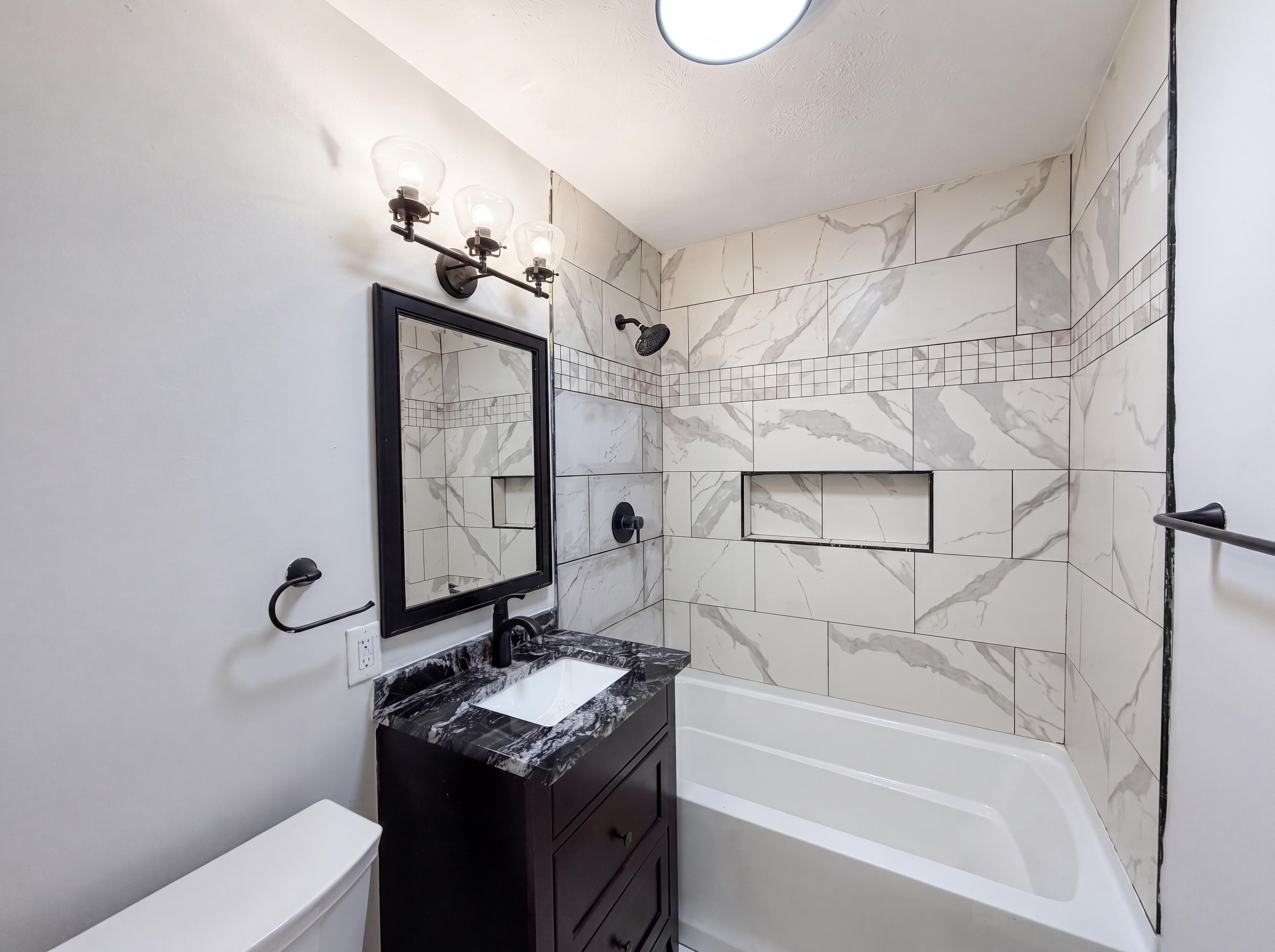 Photo 6 of 17 of 2310 Calhoun St, Indianapolis, IN