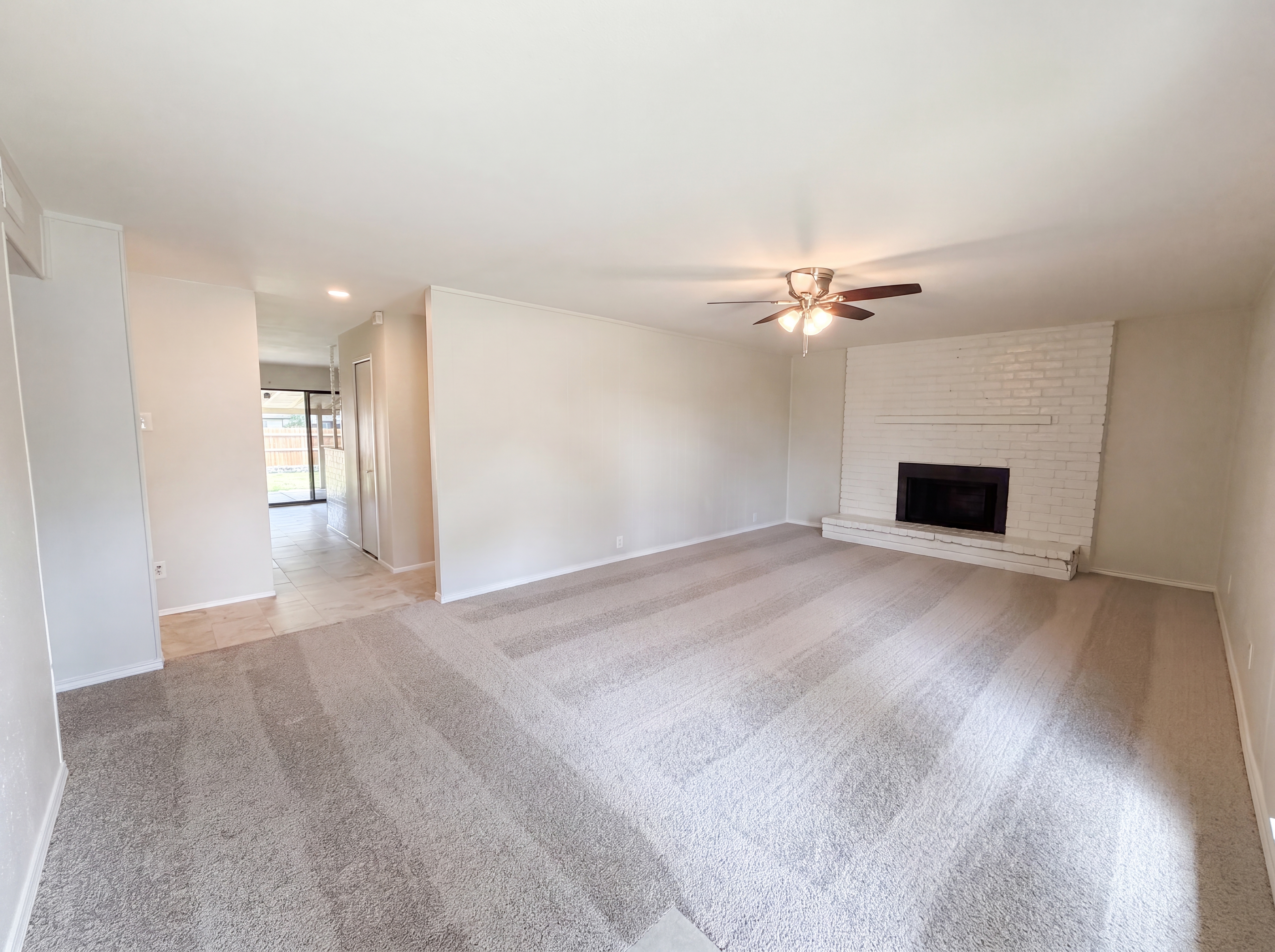 Photo 3 of 29 of 1102 Hillwood Dr, Lewisville, TX