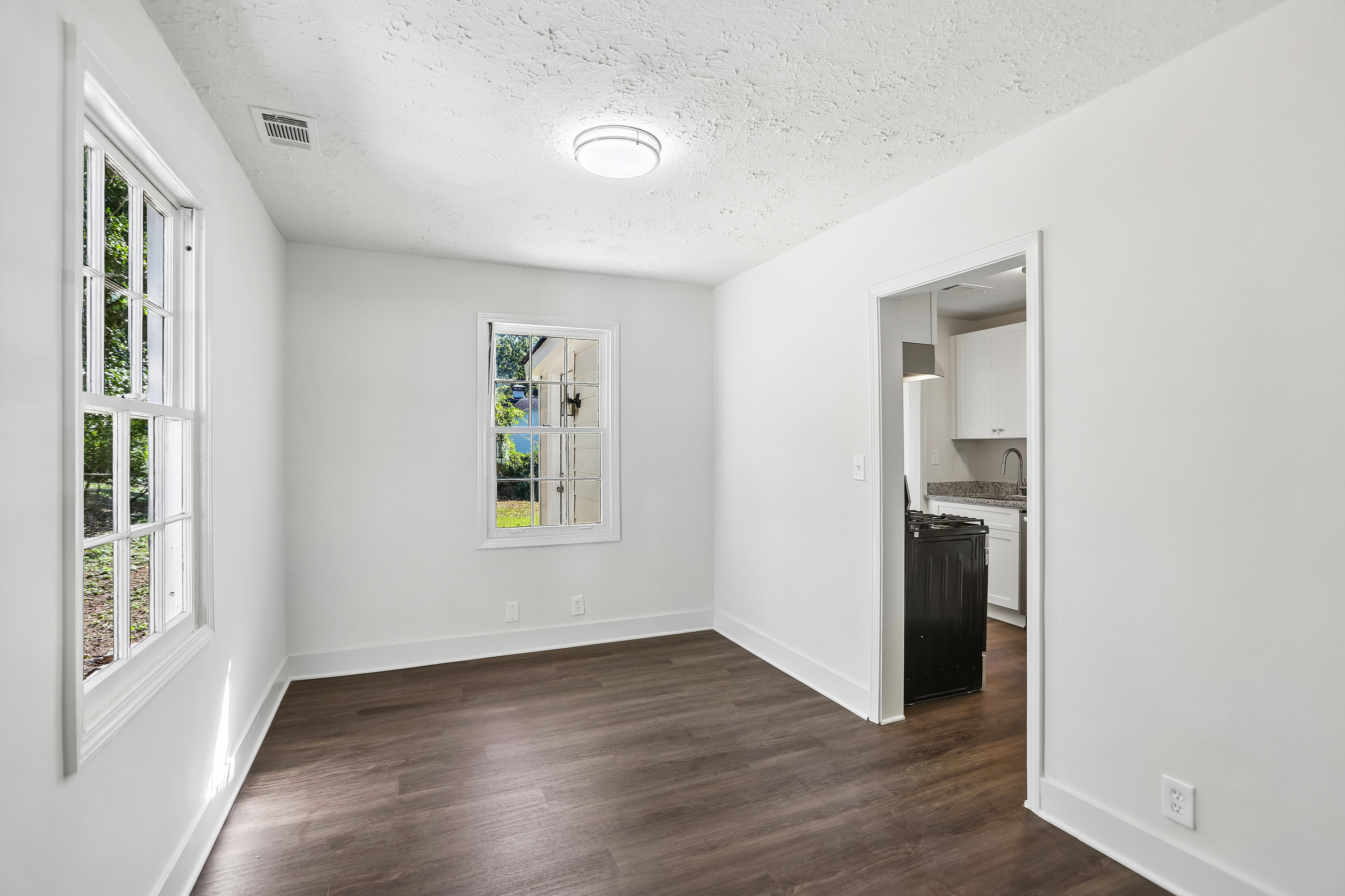 Photo 20 of 53 of 1330 Lynford Dr SW, Atlanta, GA