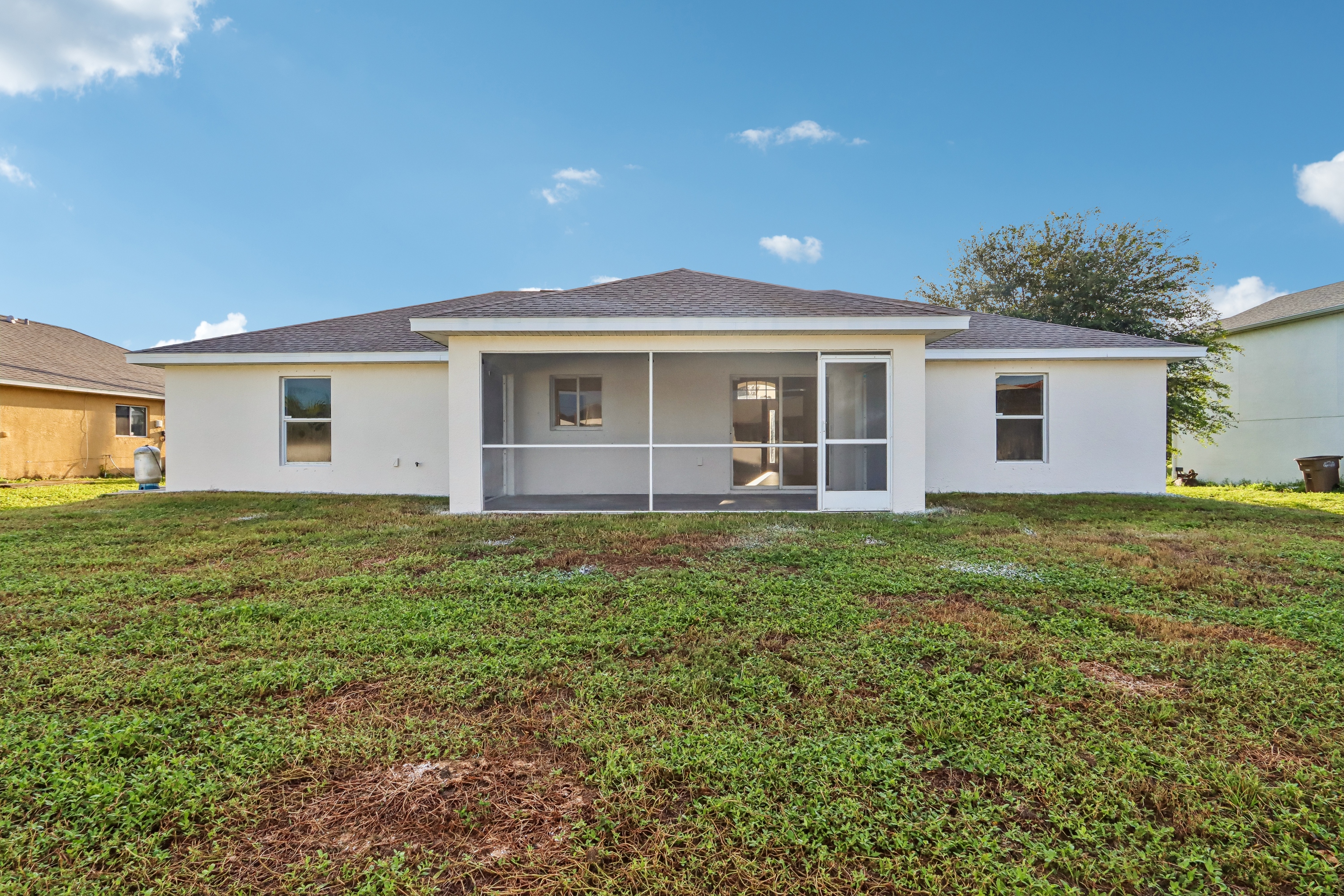 Photo 5 of 18 of 1136 SW 18th Ct, Cape Coral, FL