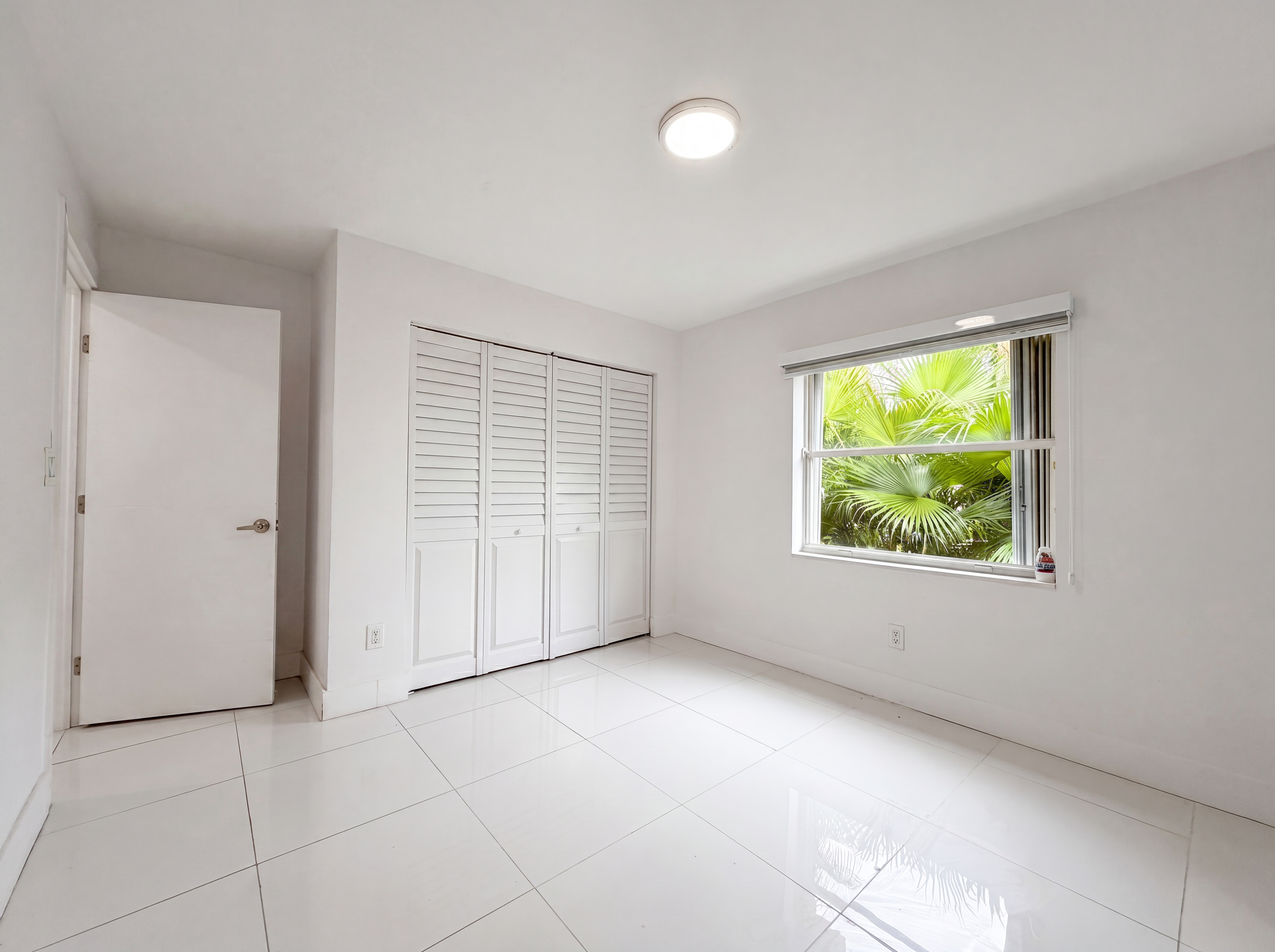 Photo 18 of 25 of 16571 SW 145th Ave, Miami, FL