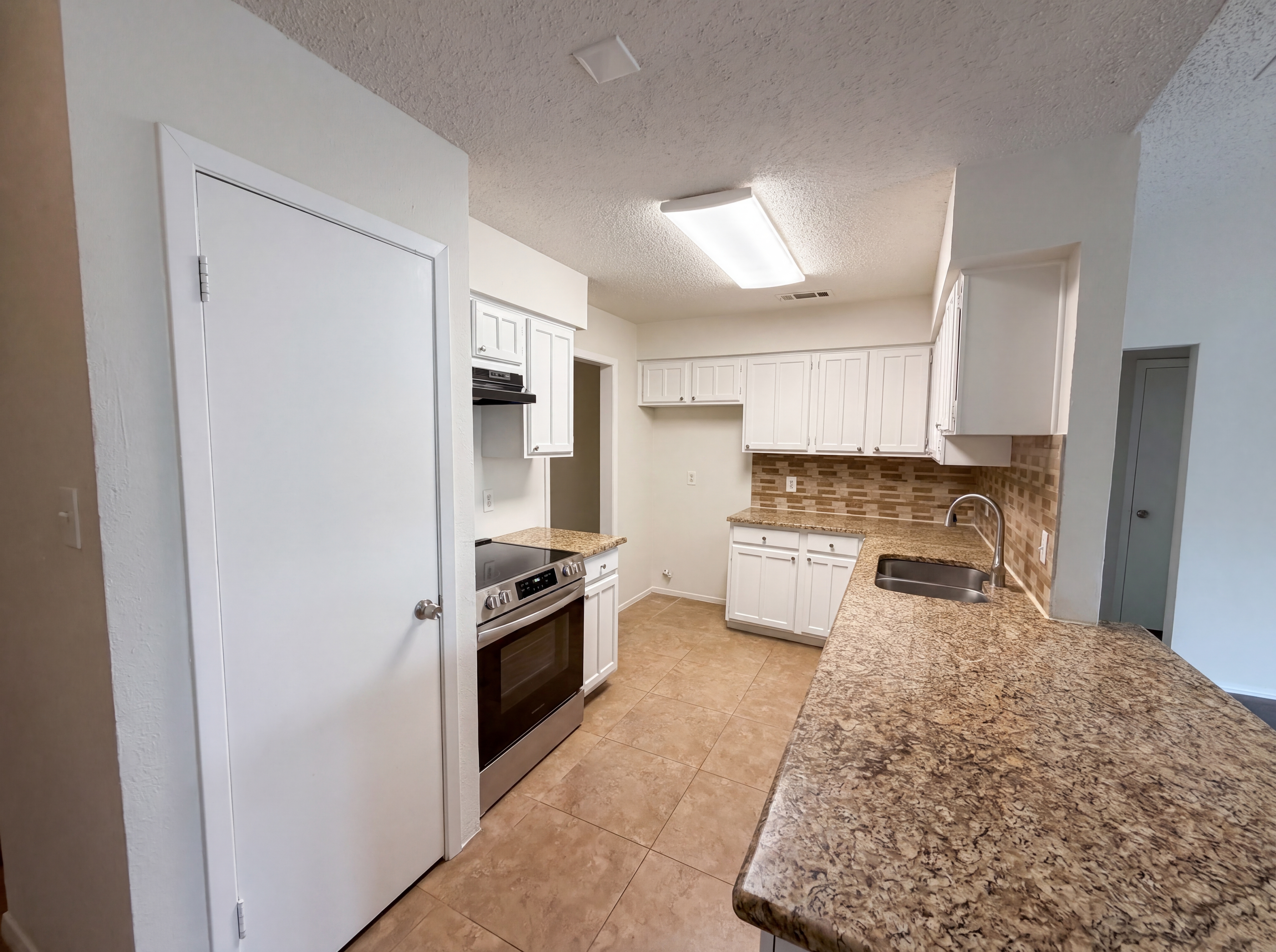 Photo 2 of 17 of 5410 Vagas Dr, Rowlett, TX
