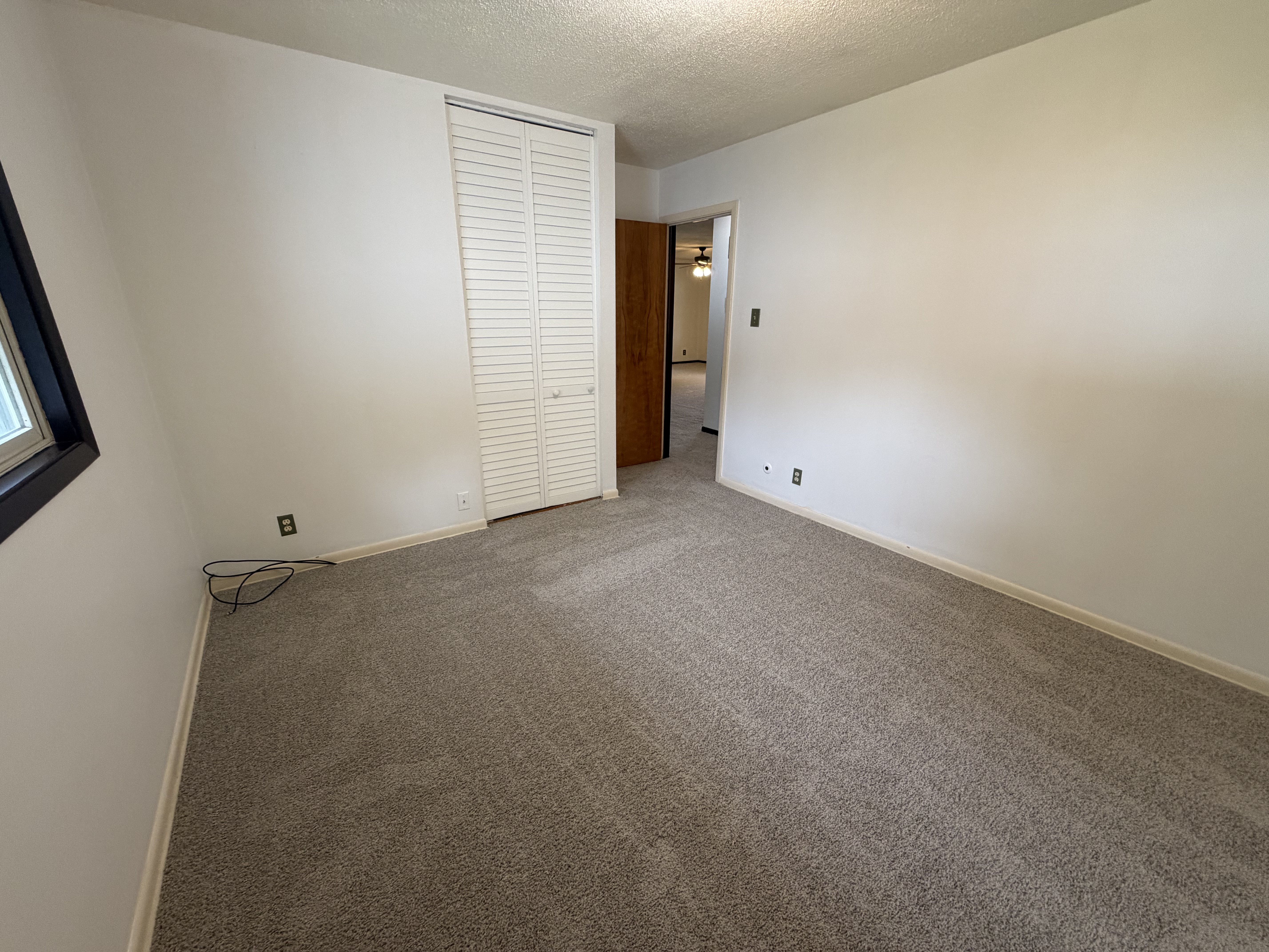 Photo 12 of 23 of 3162 Ashway Dr, Indianapolis, IN