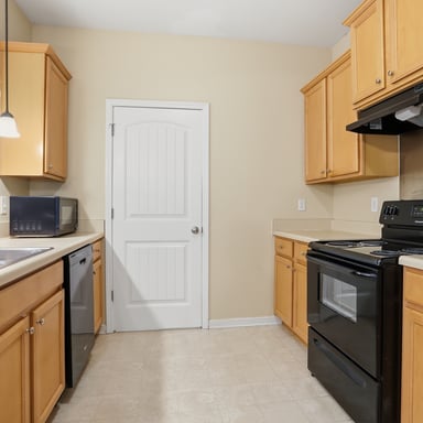 Property photo 2 of 16 Thomas Ct NW