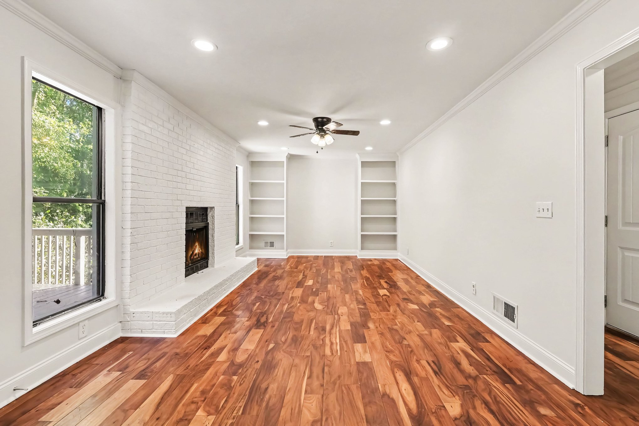 Photo 3 of 22 of 2888 Carrousel Ct, Stone Mountain, GA