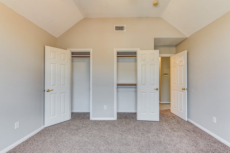 Photo 32 of 38 - 404 Pecan Hollow Dr, Coppell, TX 75019