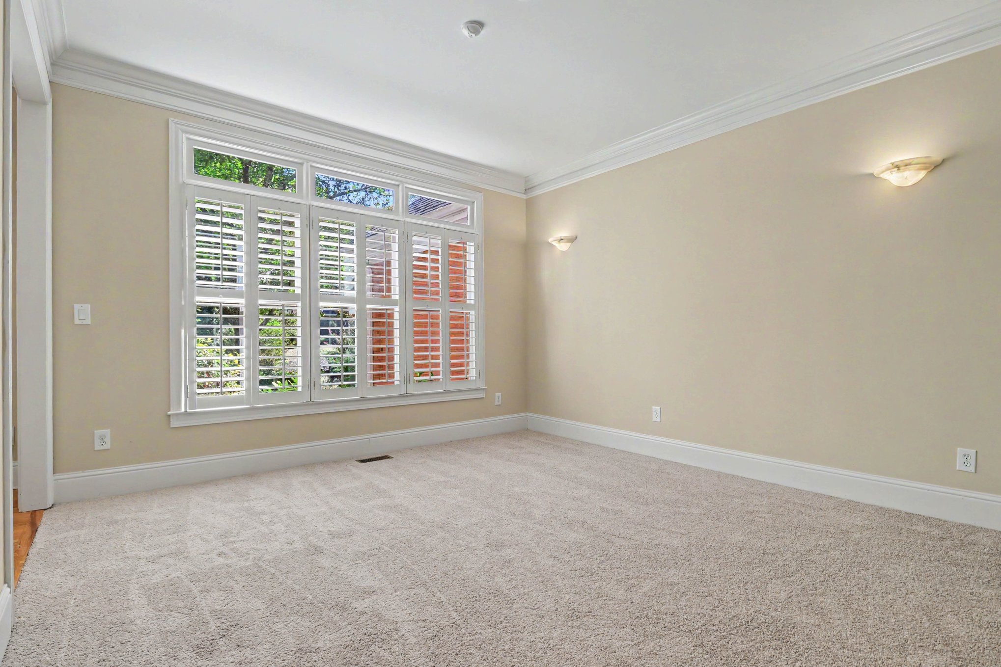 Photo 9 of 22 of 720 Barberry Dr, Alpharetta, GA