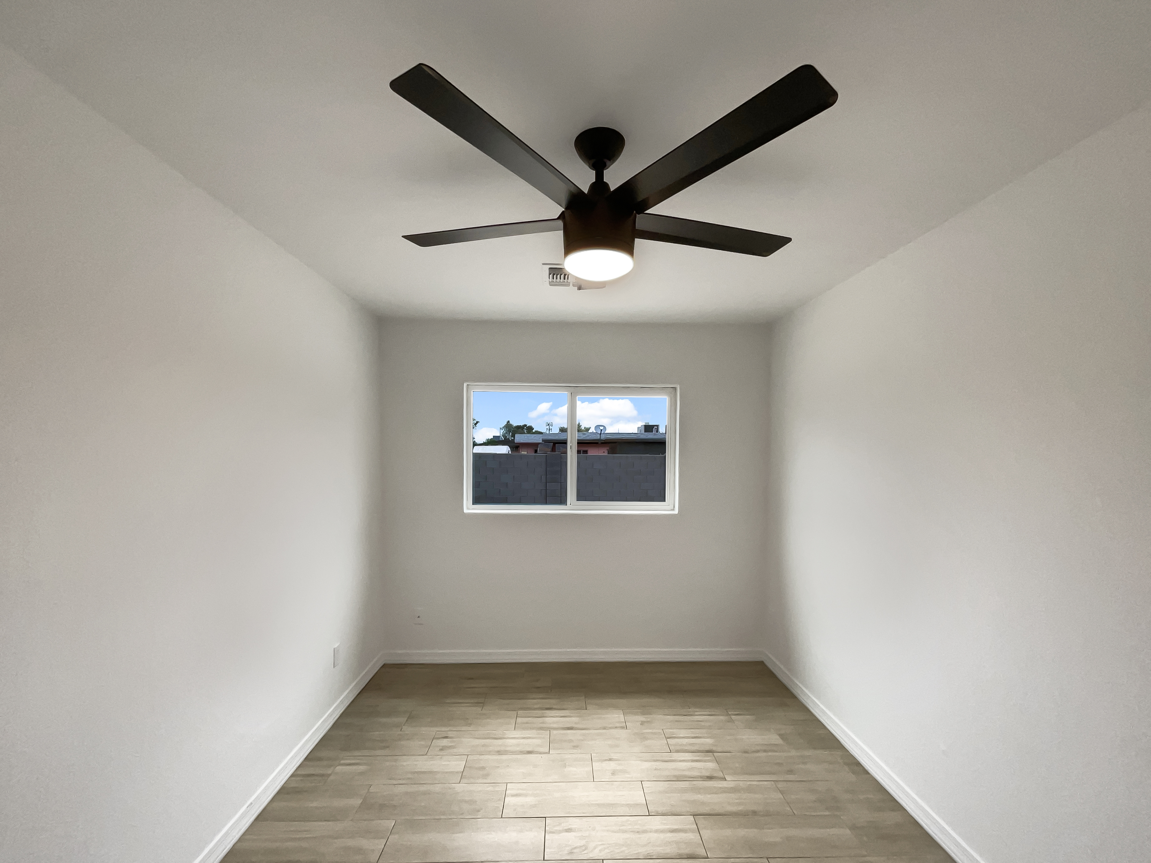 Photo 10 of 17 of 1838 W Alta Vista Rd, Phoenix, AZ