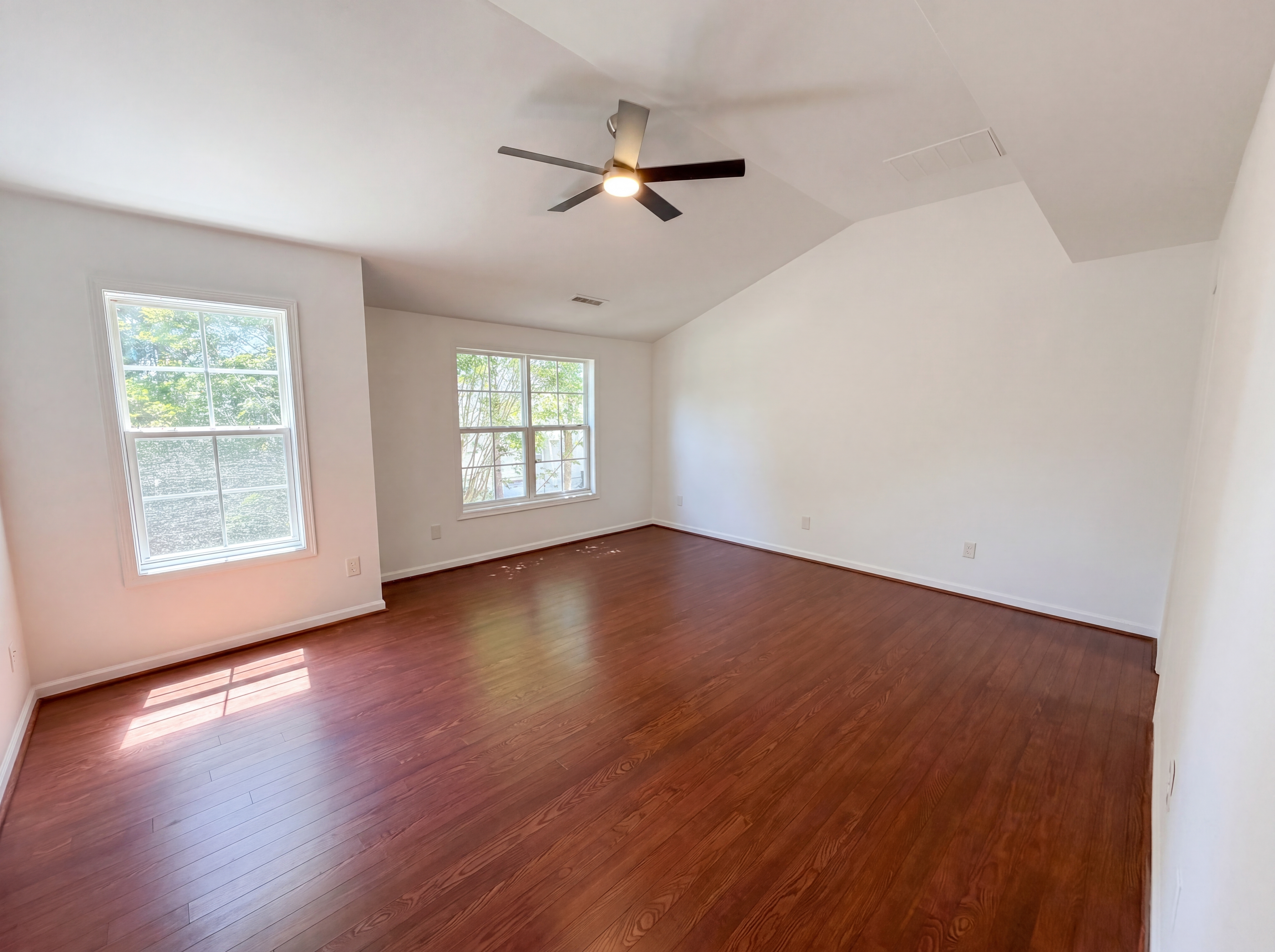 Photo 8 of 23 of 3064 Imperial Oaks Dr, Raleigh, NC