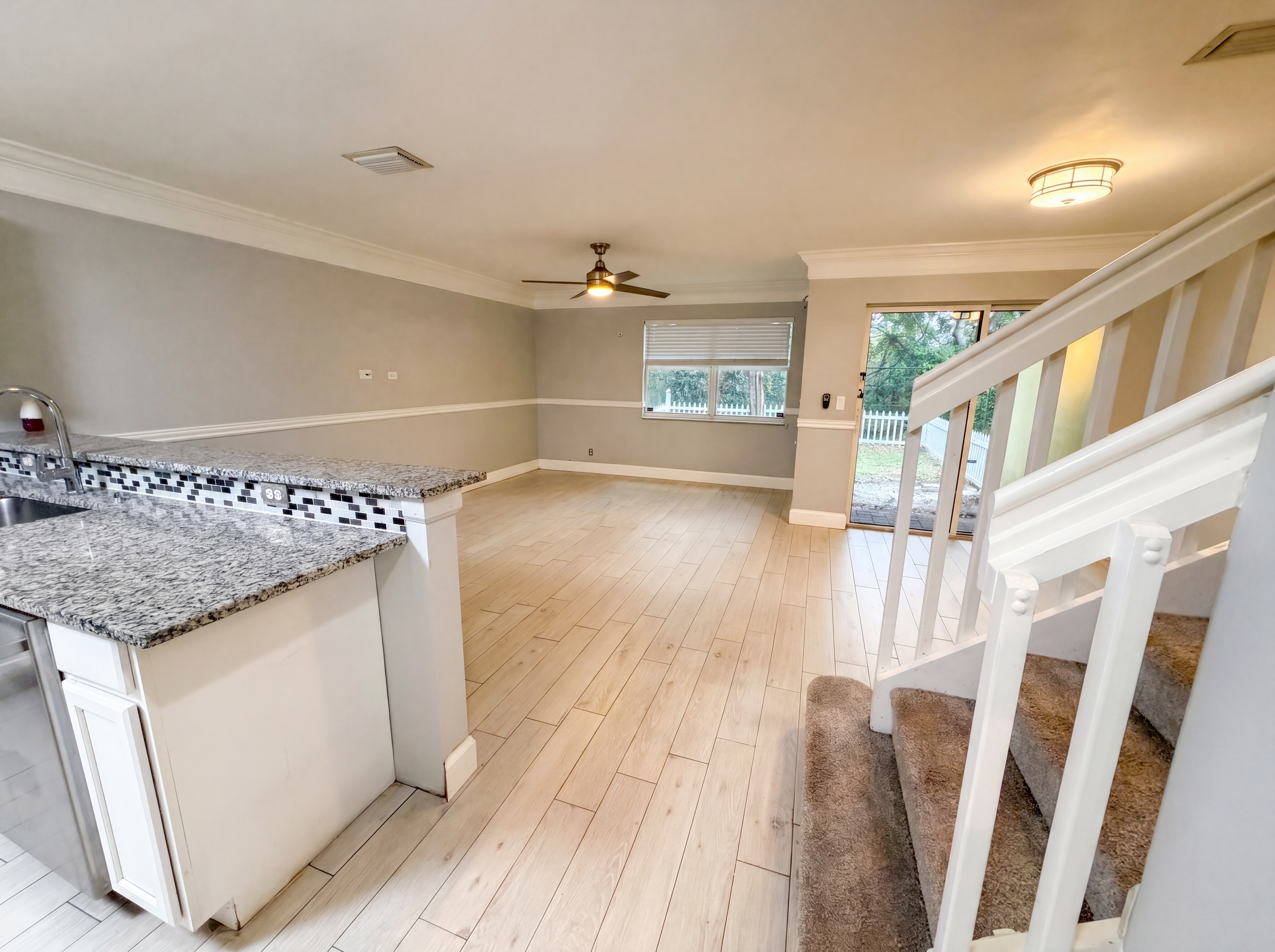 Photo 8 of 22 of 917 Imperial Lake Rd, West Palm Beach, FL