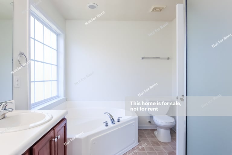 Photo 13 of 24 - 4 Stratus Ln, Clayton, NC 27520