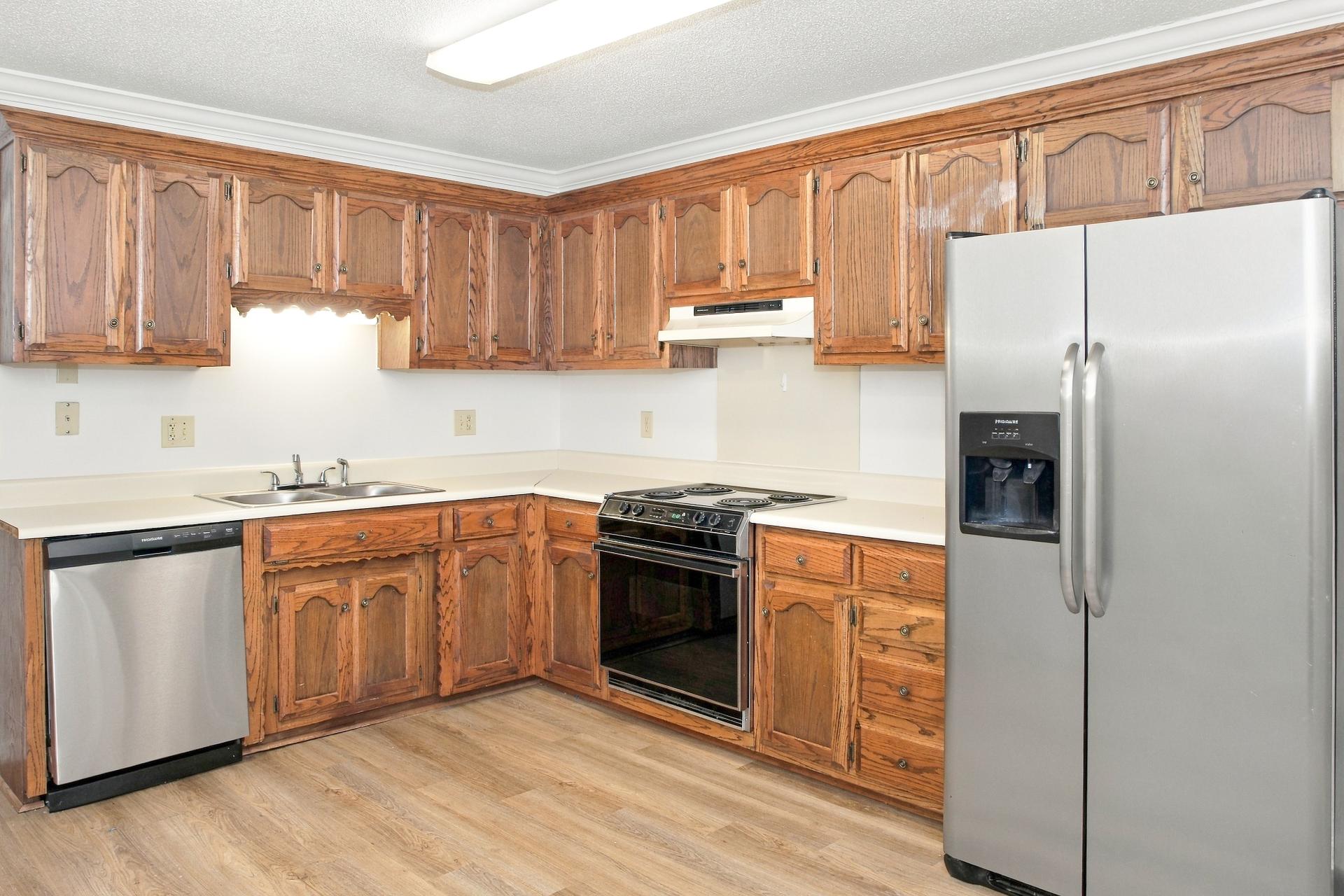 Photo 3 of 21 of 453 Autumnwood Dr SW, Decatur, AL
