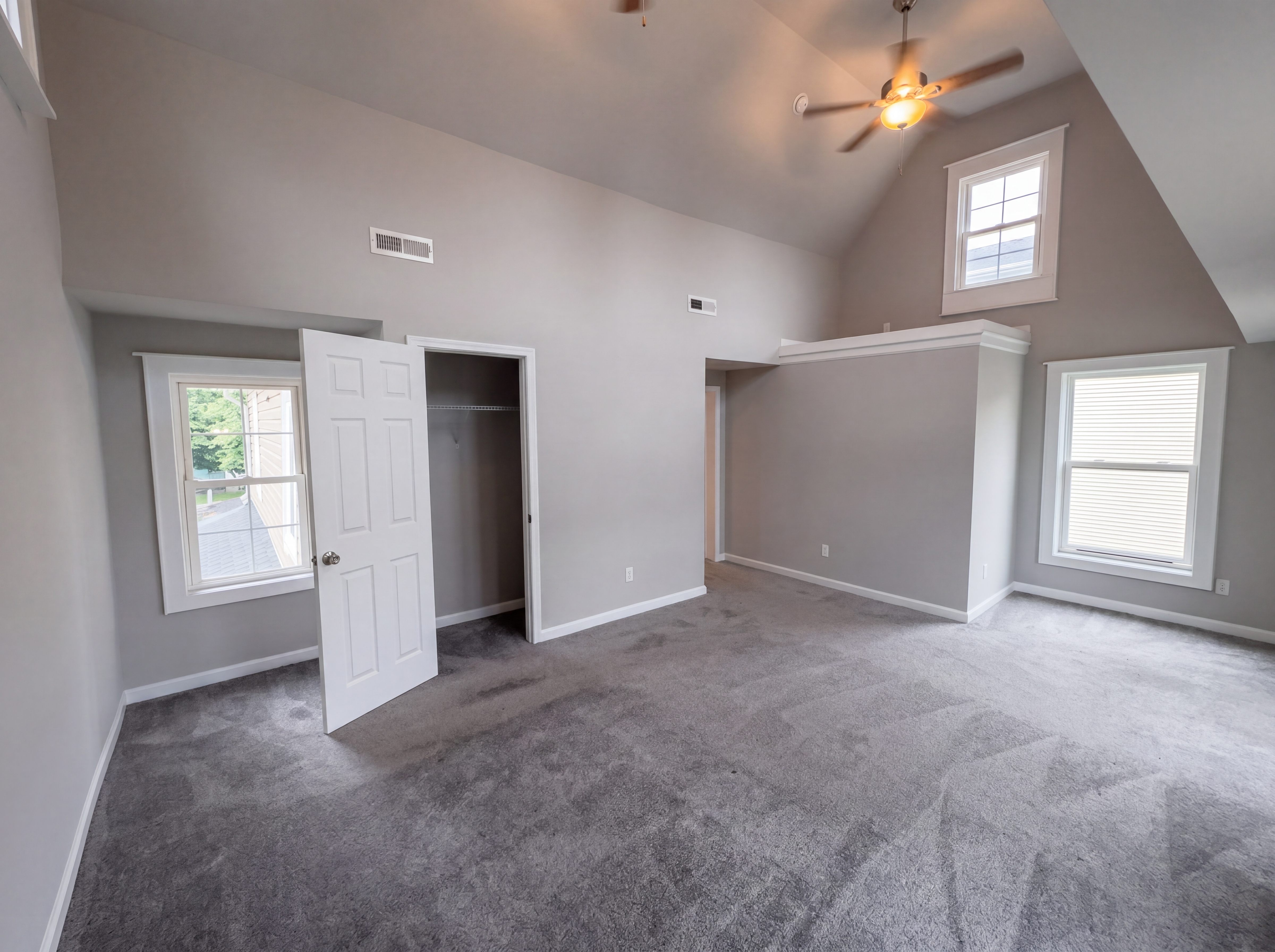 Photo 15 of 24 of 316 W Commerce St, Smyrna, DE