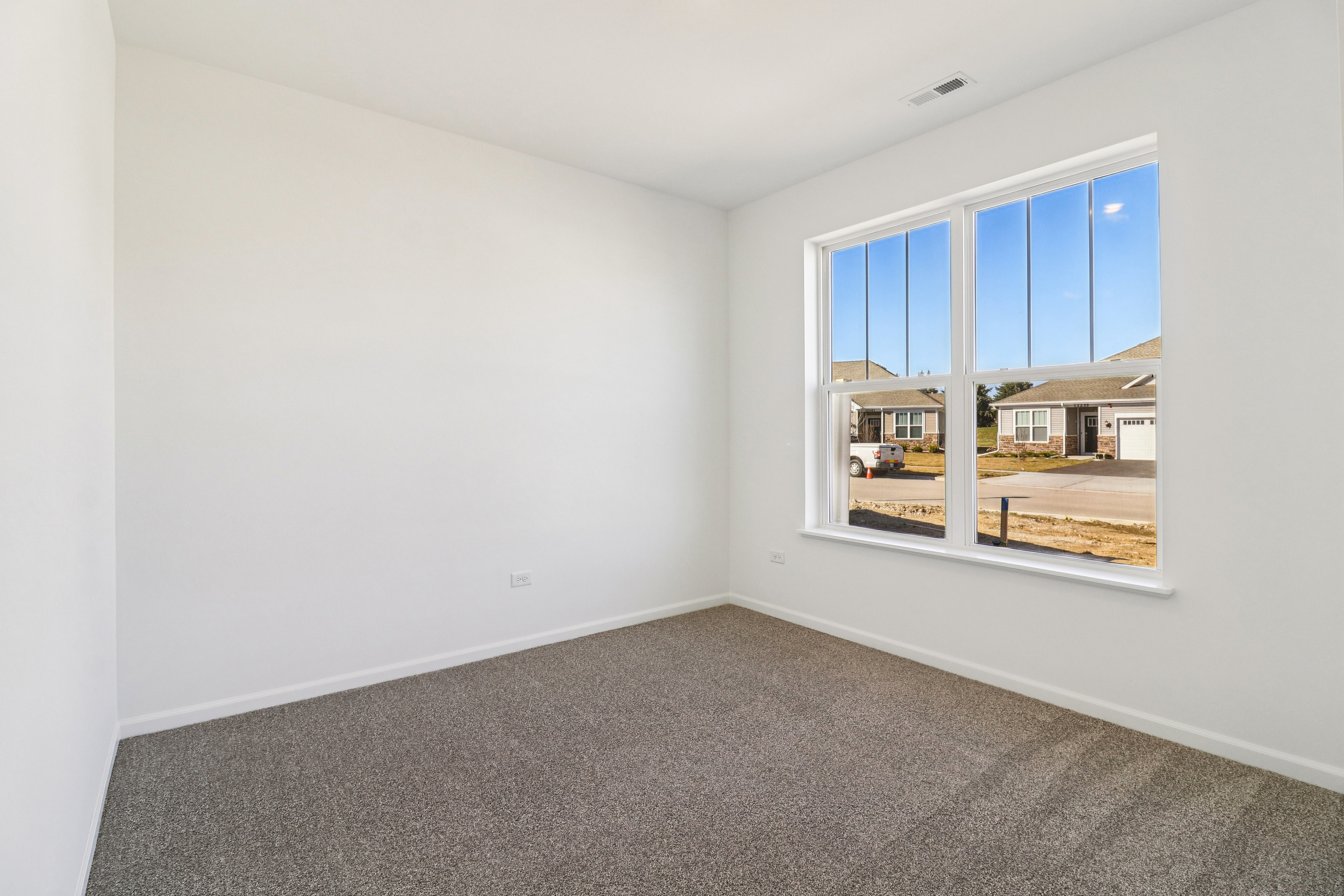 Photo 30 of 31 of 12256 Barcroft Cir, Huntley, IL