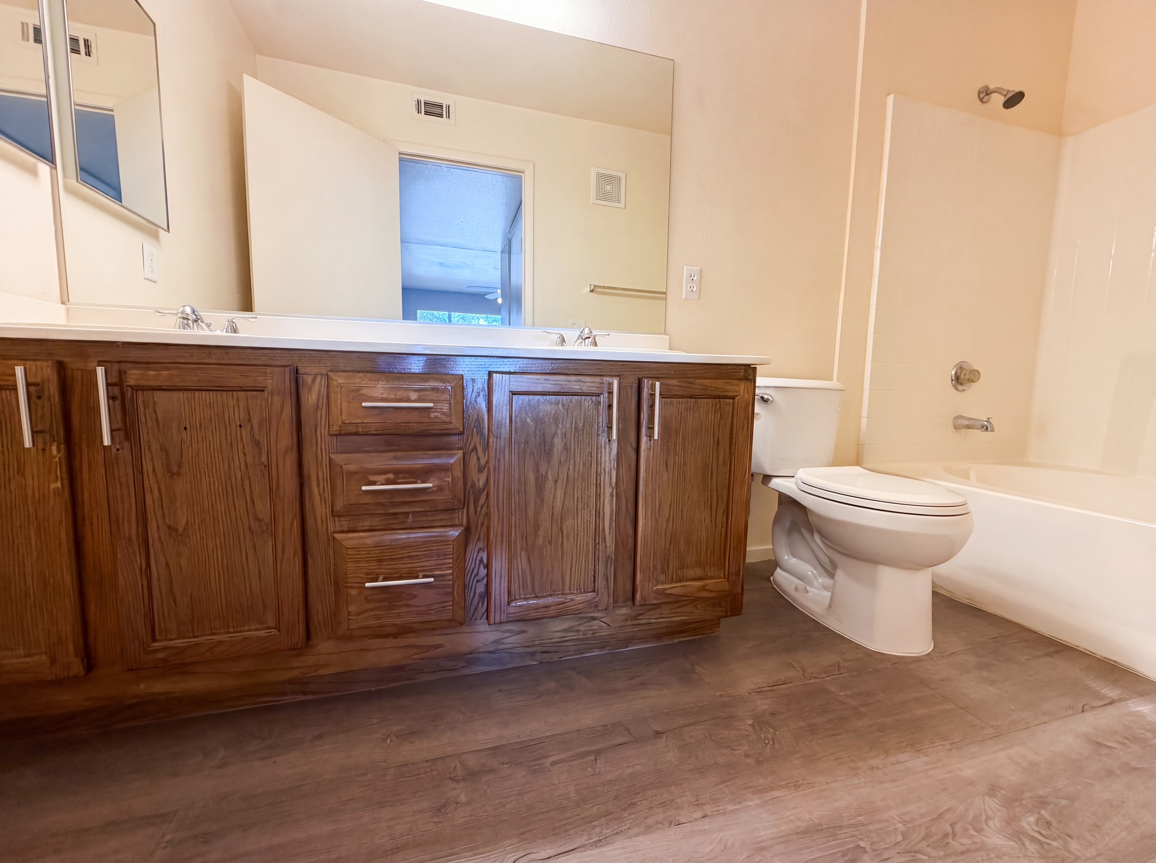 Photo 17 of 23 of 3087 Key Largo Dr, Las Vegas, NV
