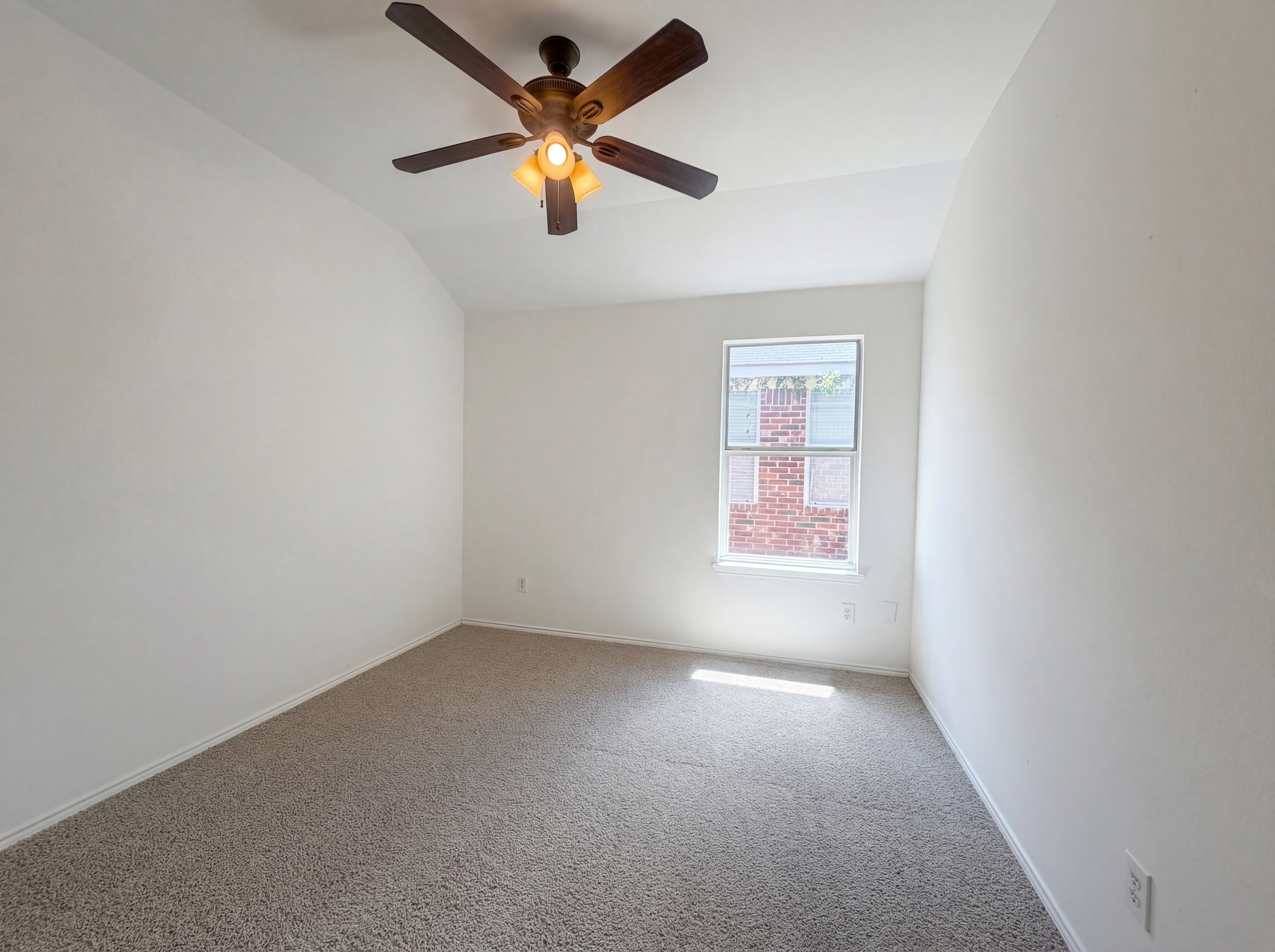 Photo 13 of 19 of 2563 Taos Dr, Grand Prairie, TX