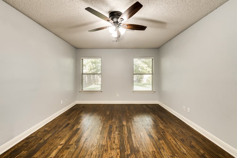 Photo 12 of 25 - 7502 Yorkmeadow Dr, Arlington, TX 76001