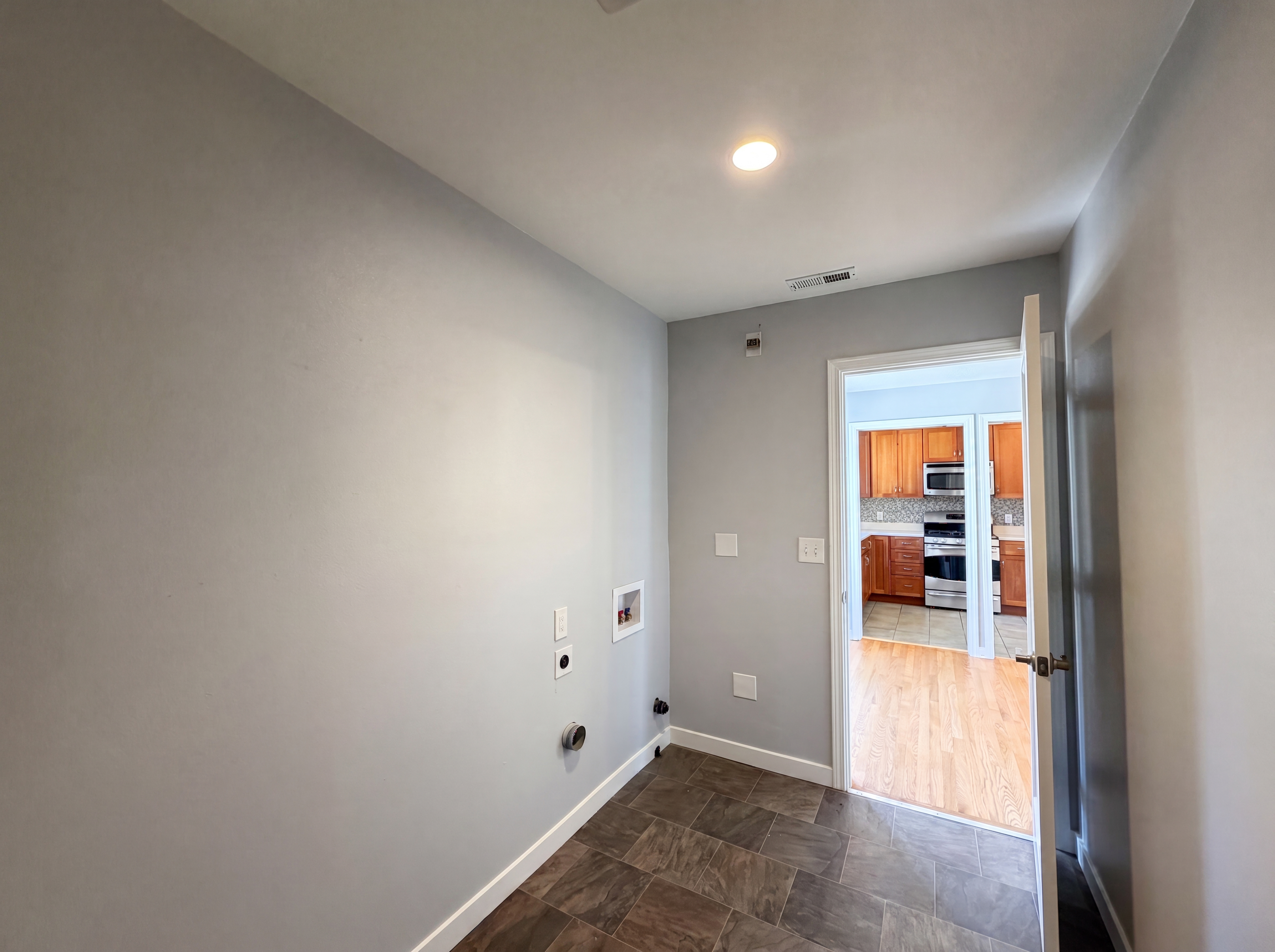 Photo 16 of 29 of 6015 12th Ave, Sacramento, CA