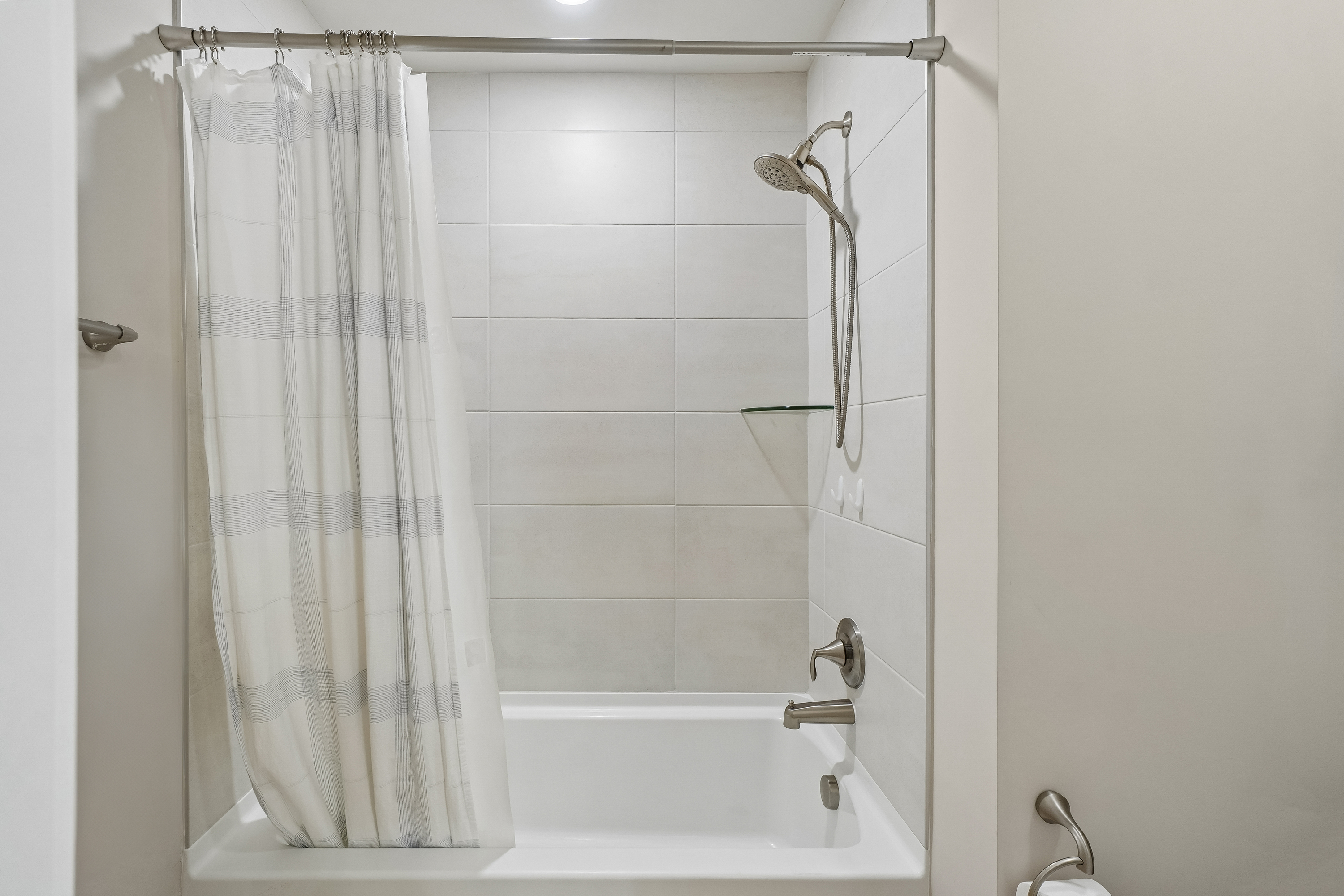 Photo 30 of 61 of 20942 Torbay Dr, Northville, MI