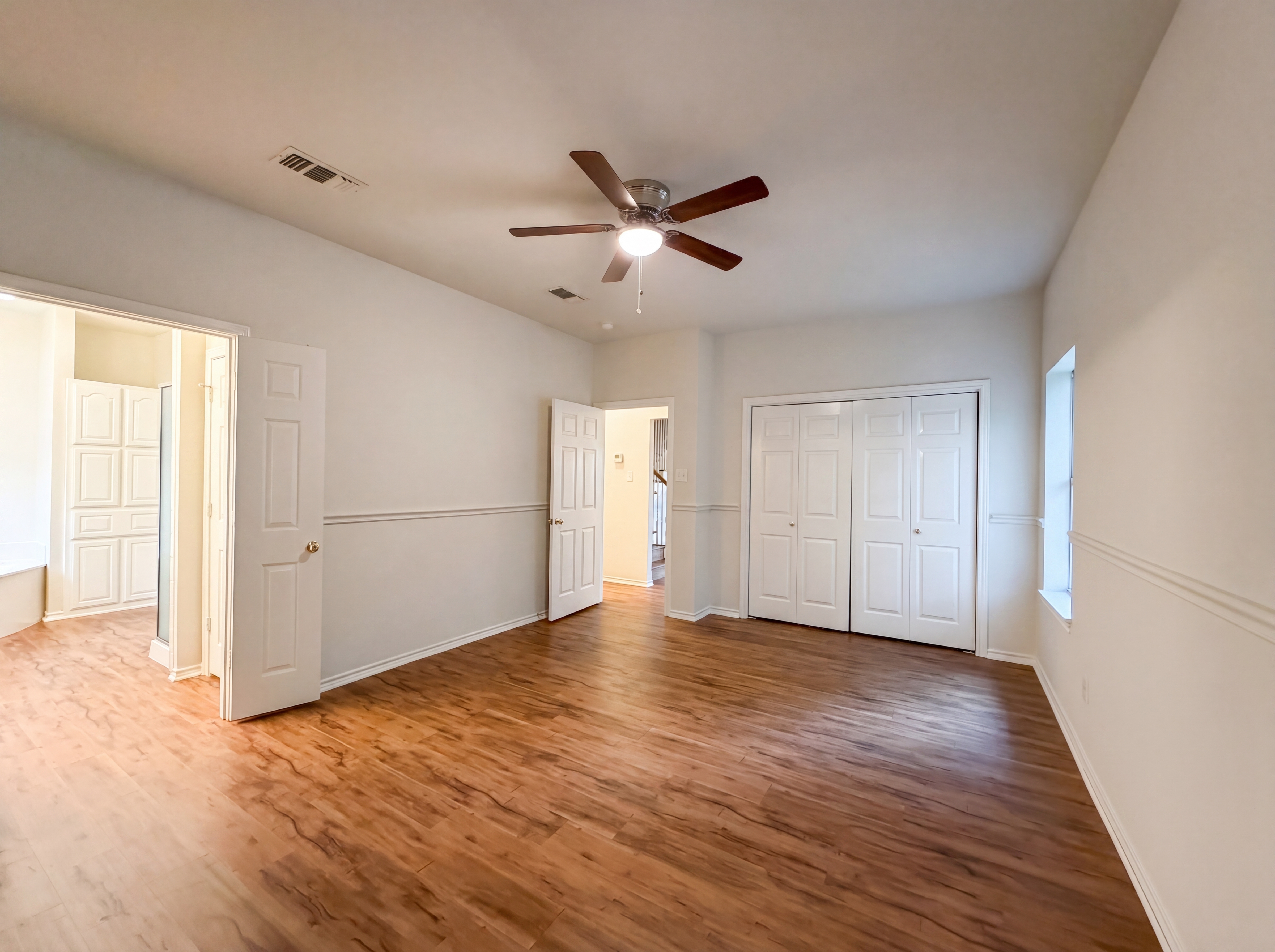 Photo 4 of 27 of 6218 Kingswood Dr, Arlington, TX