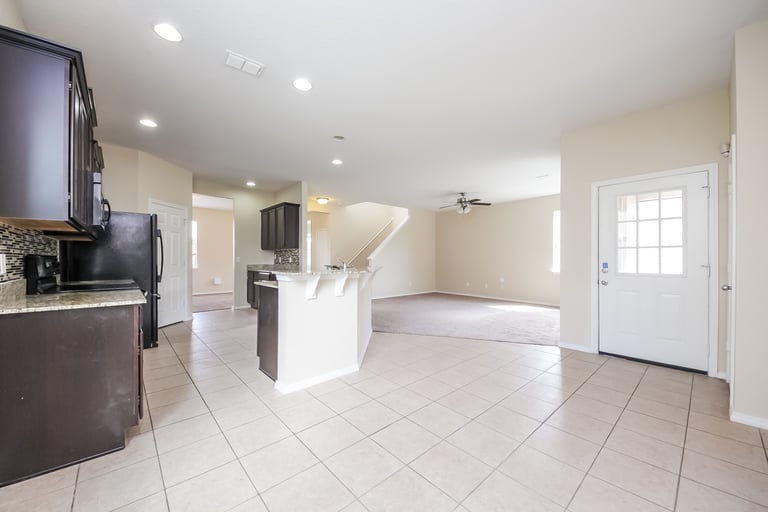 Photo 6 of 24 - 2122 Sunbow Ave, Apopka, FL 32703