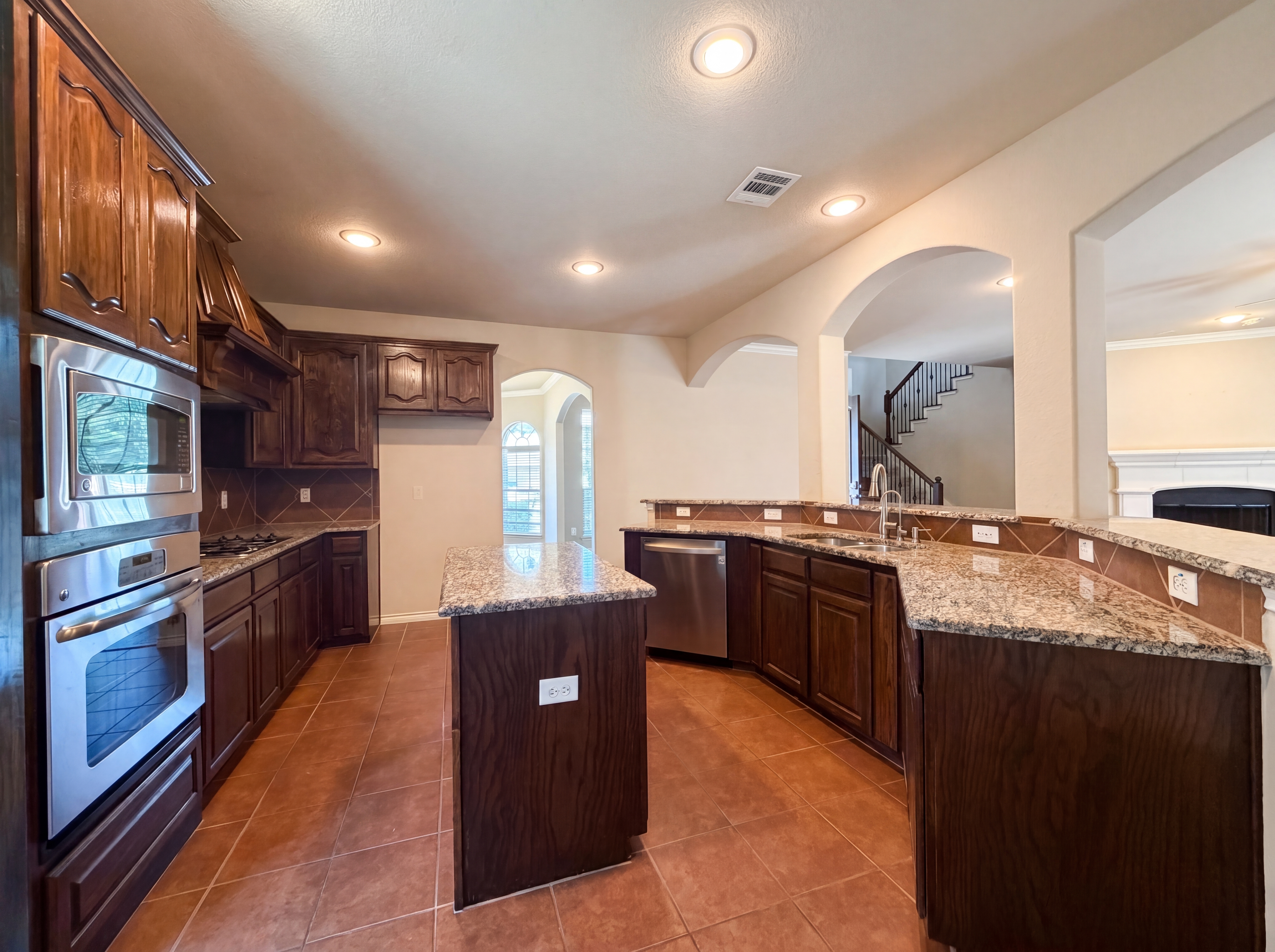 Photo 9 of 28 of 1608 Brushy Creek Ln, Allen, TX