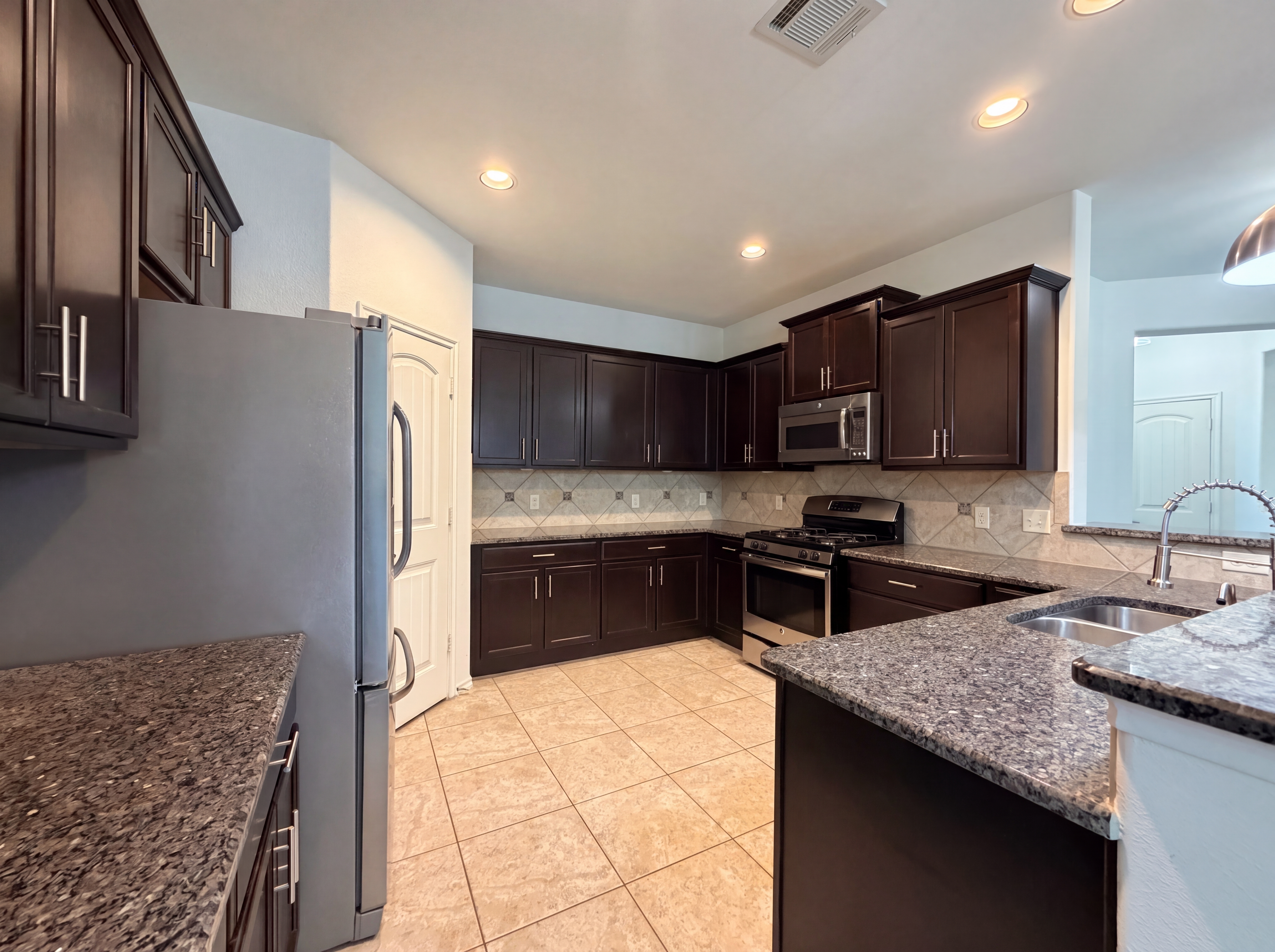 Photo 2 of 23 of 9904 Pronghorn Rd, McKinney, TX