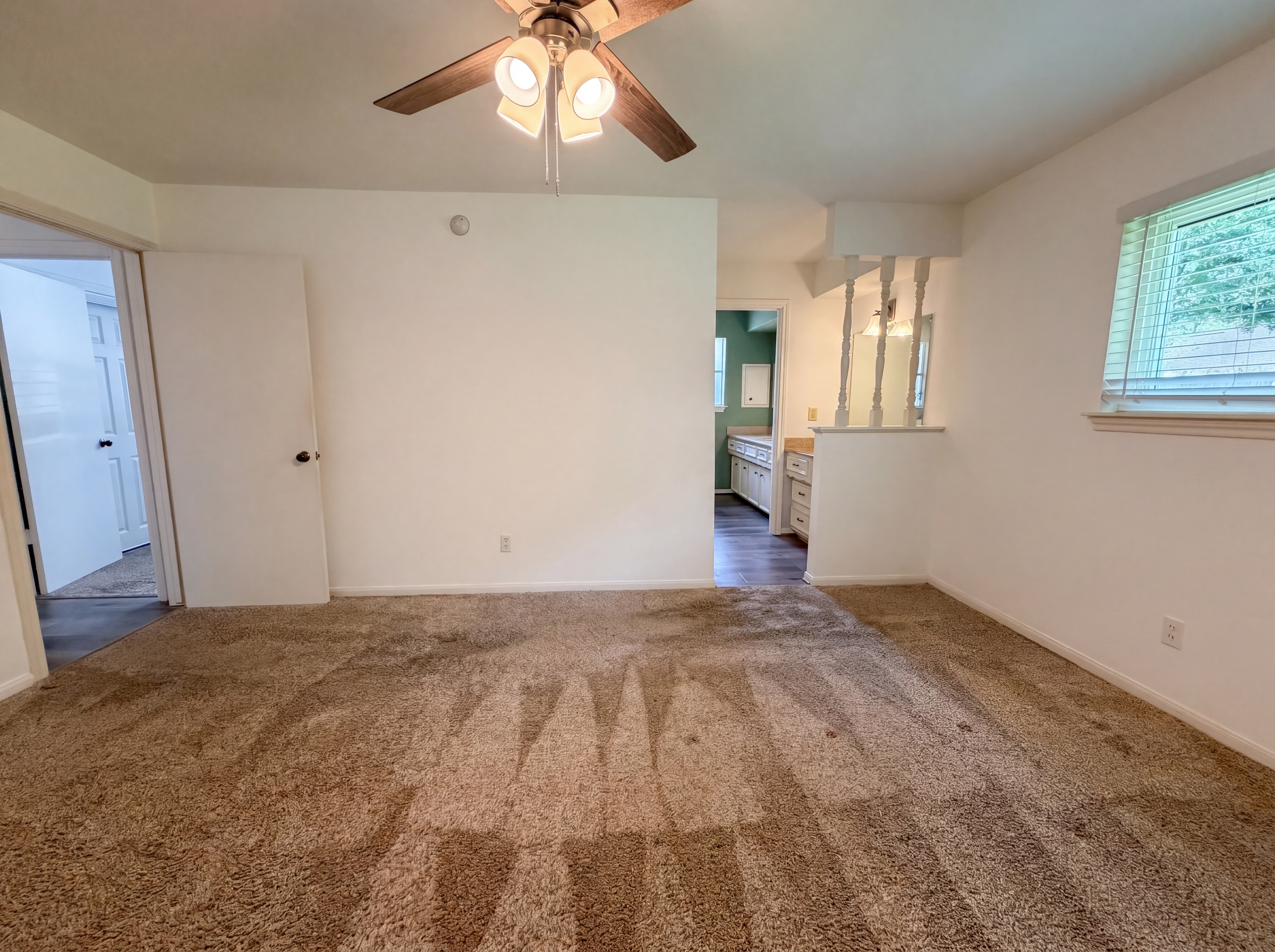 Photo 4 of 24 of 7807 Bideford Ln, Houston, TX