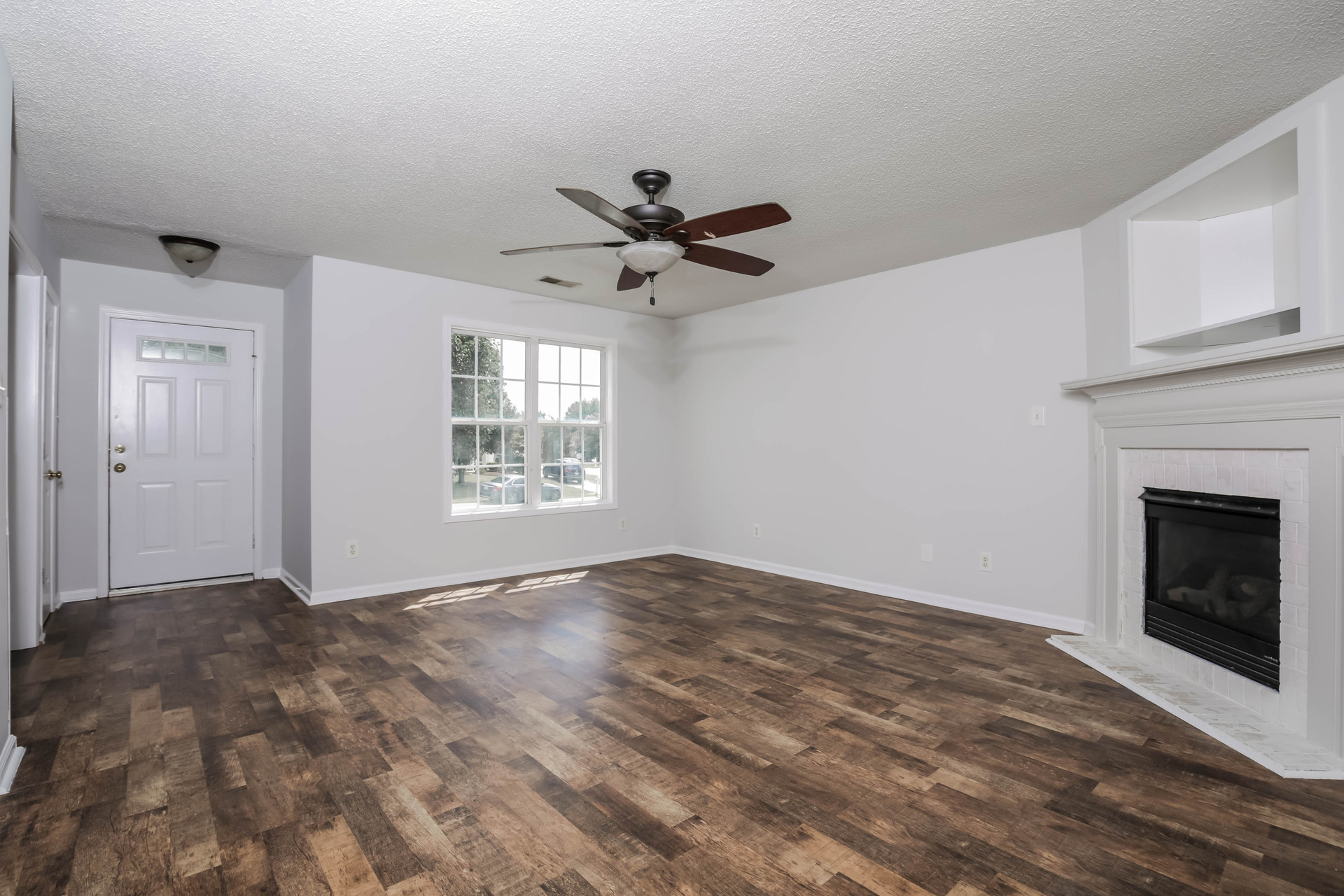 Photo 3 of 25 of 4765 Primrose Pl, Rocky Mount, NC