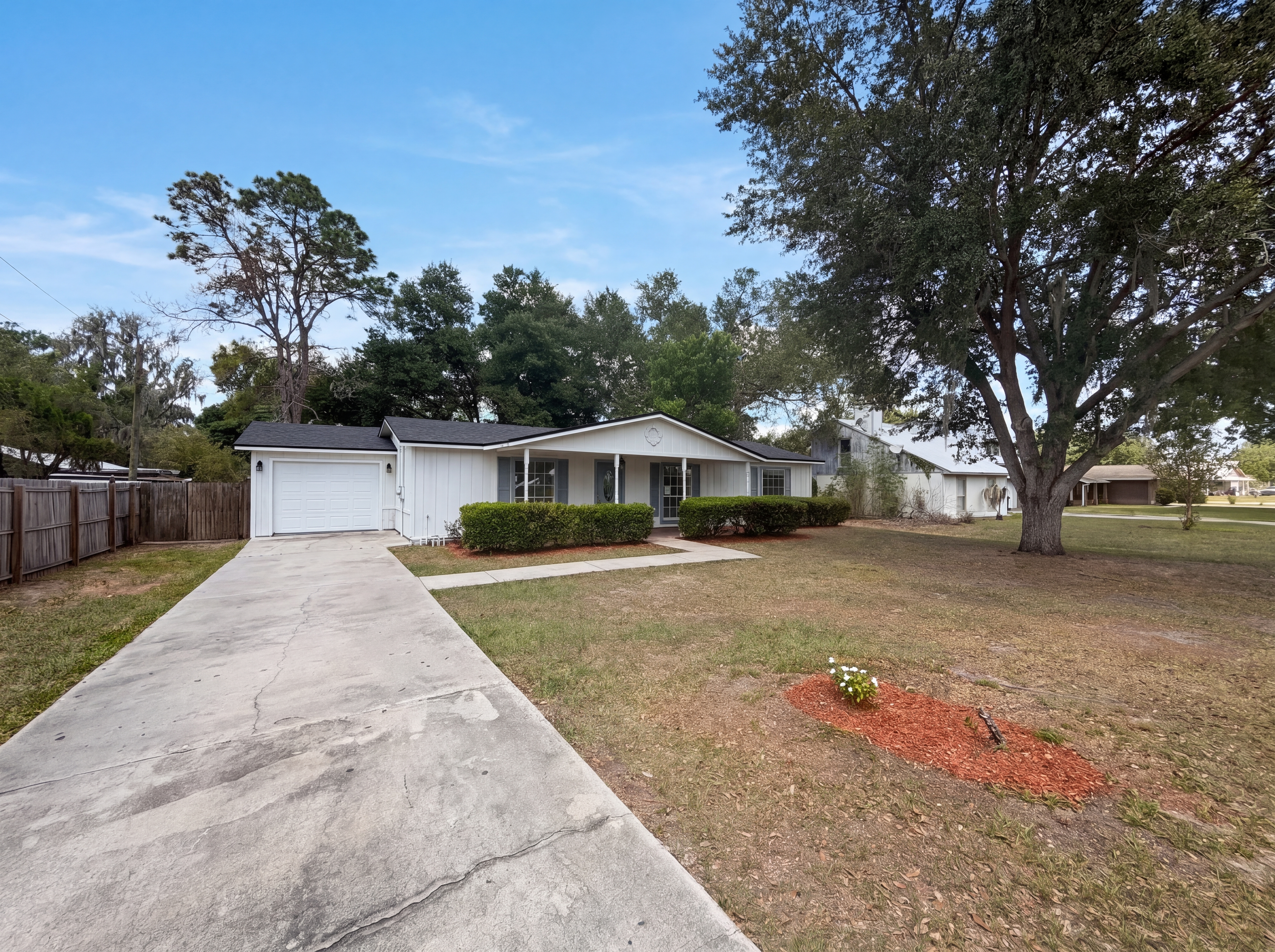 Photo 15 of 19 of 613 4th St NE, Fort Meade, FL