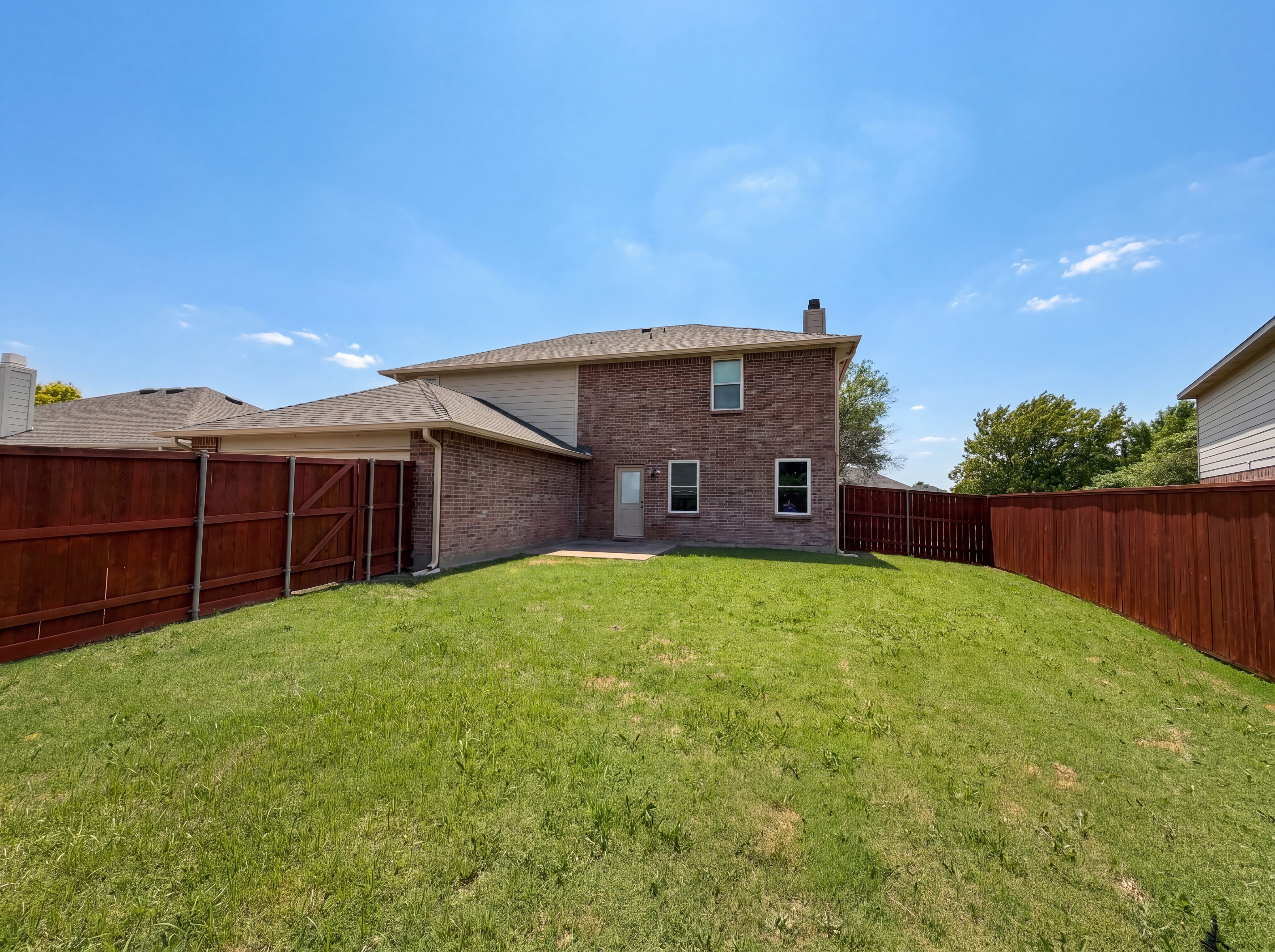 Photo 5 of 23 of 2904 Lake Vista Dr, Wylie, TX
