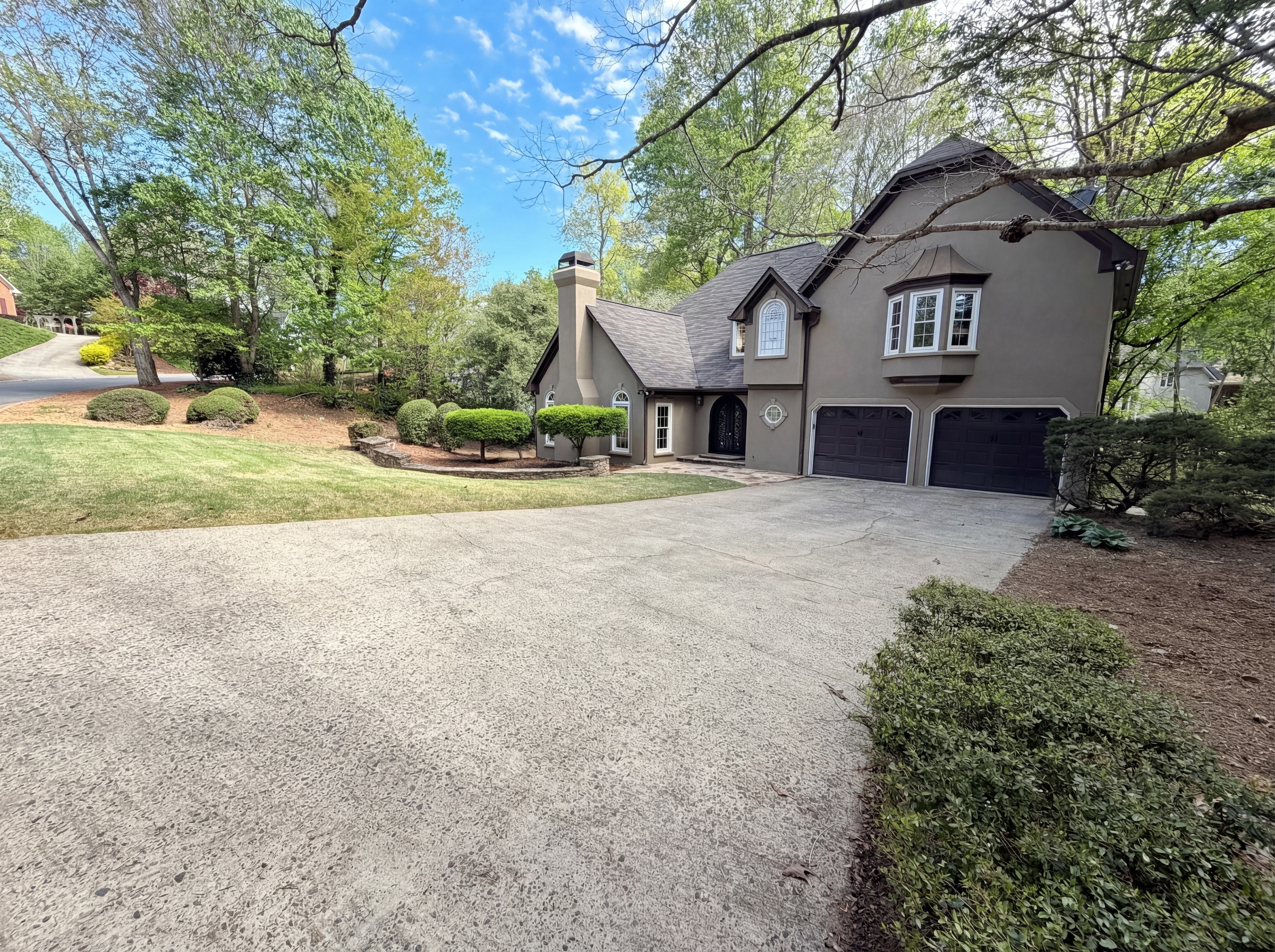 Photo 8 of 58 of 984 Forest Pond Ct, Marietta, GA