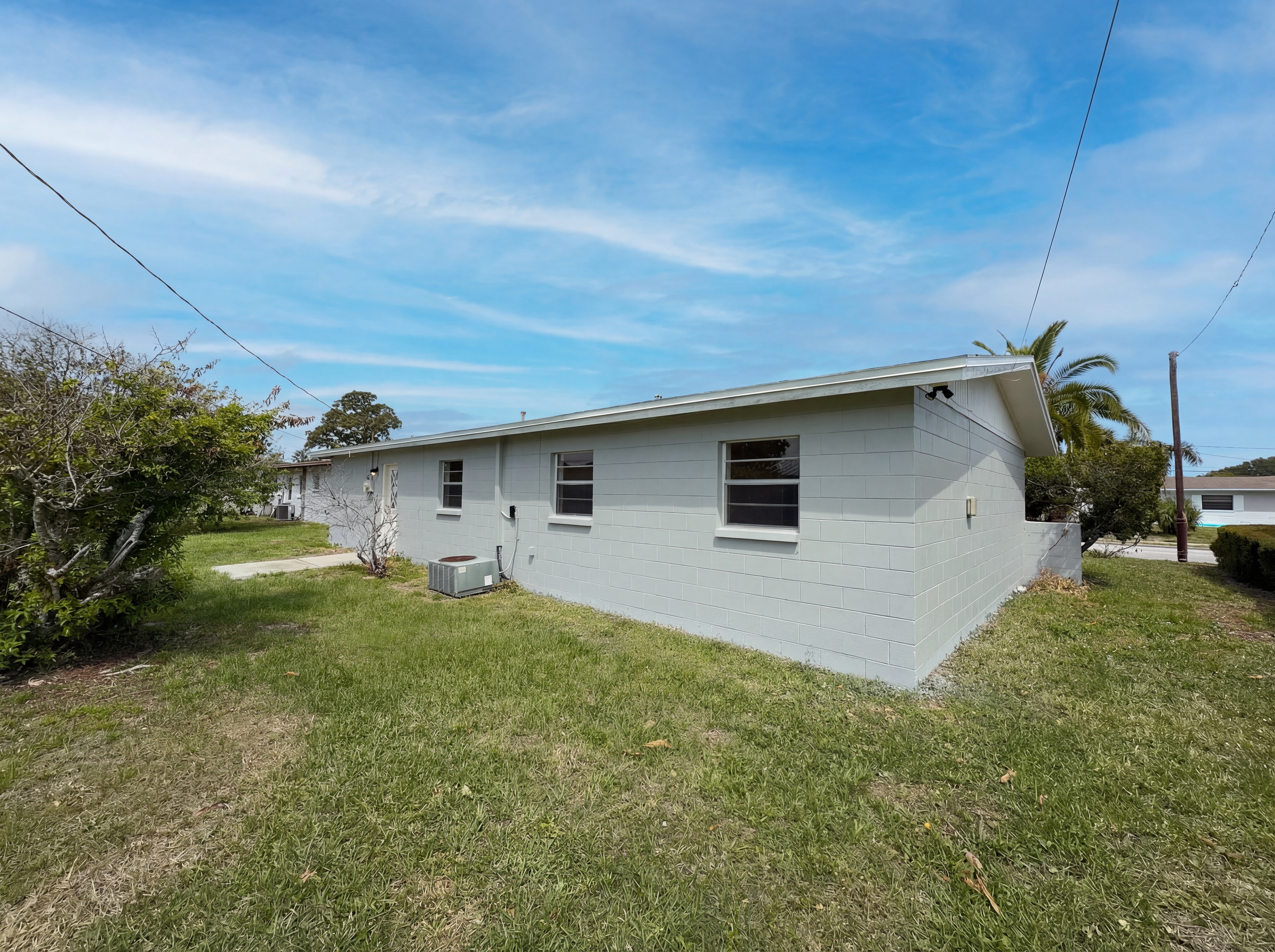 Photo 5 of 24 of 905 Cedar Dr, Melbourne, FL