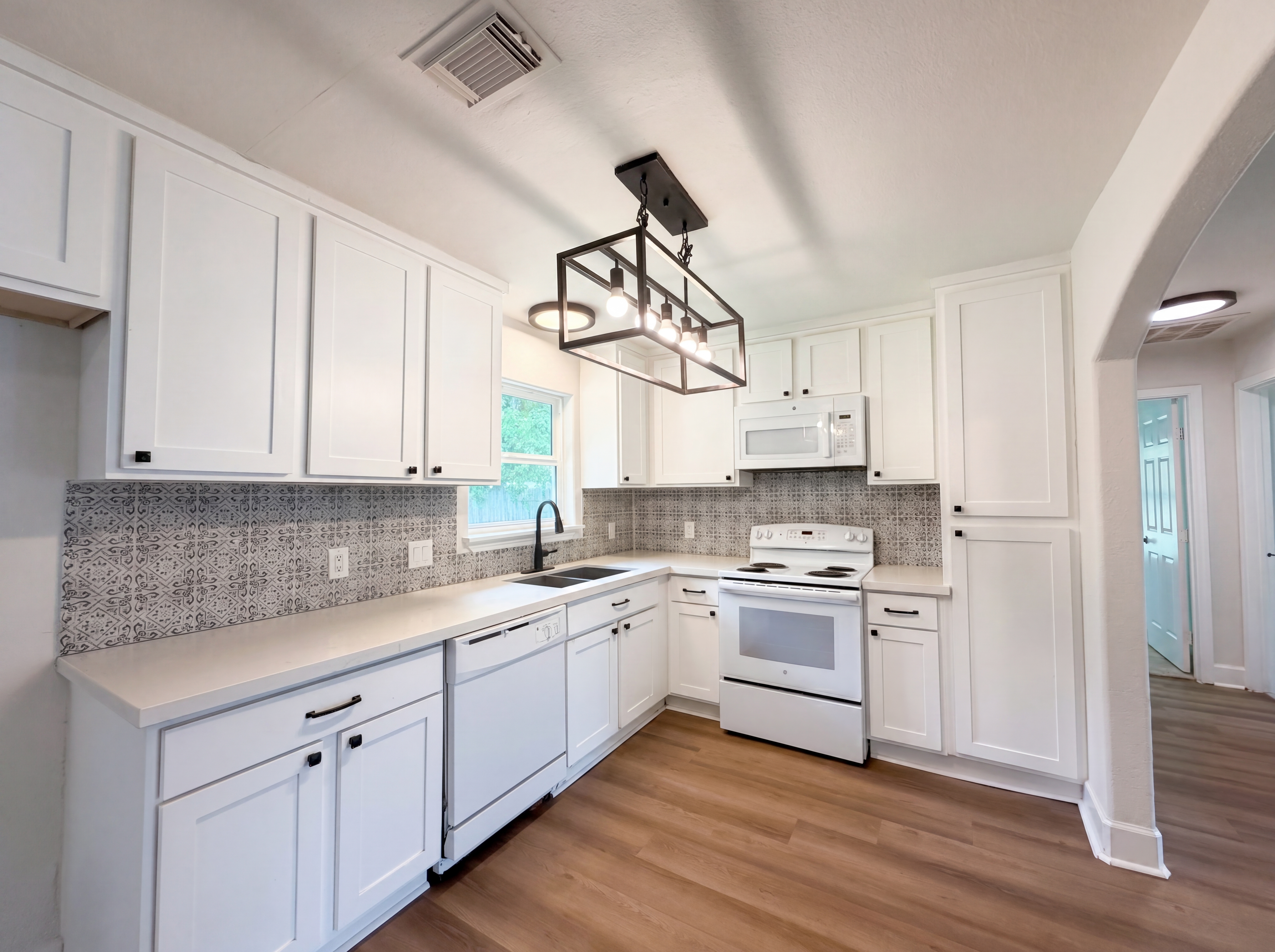 Photo 7 of 19 of 5935 Southseas St, Houston, TX