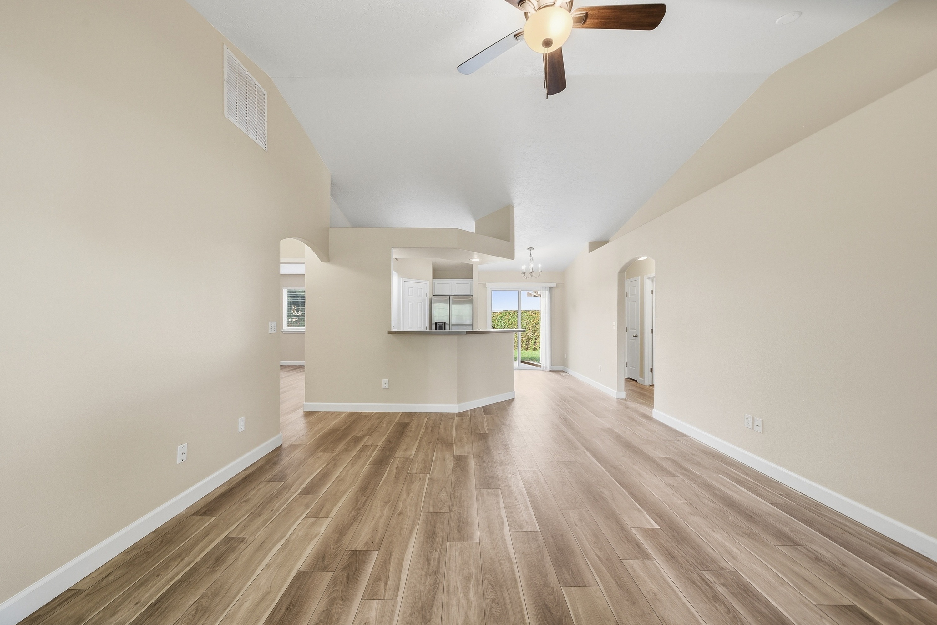 Photo 10 of 28 of 2059 N Eureka Ave, Meridian, ID