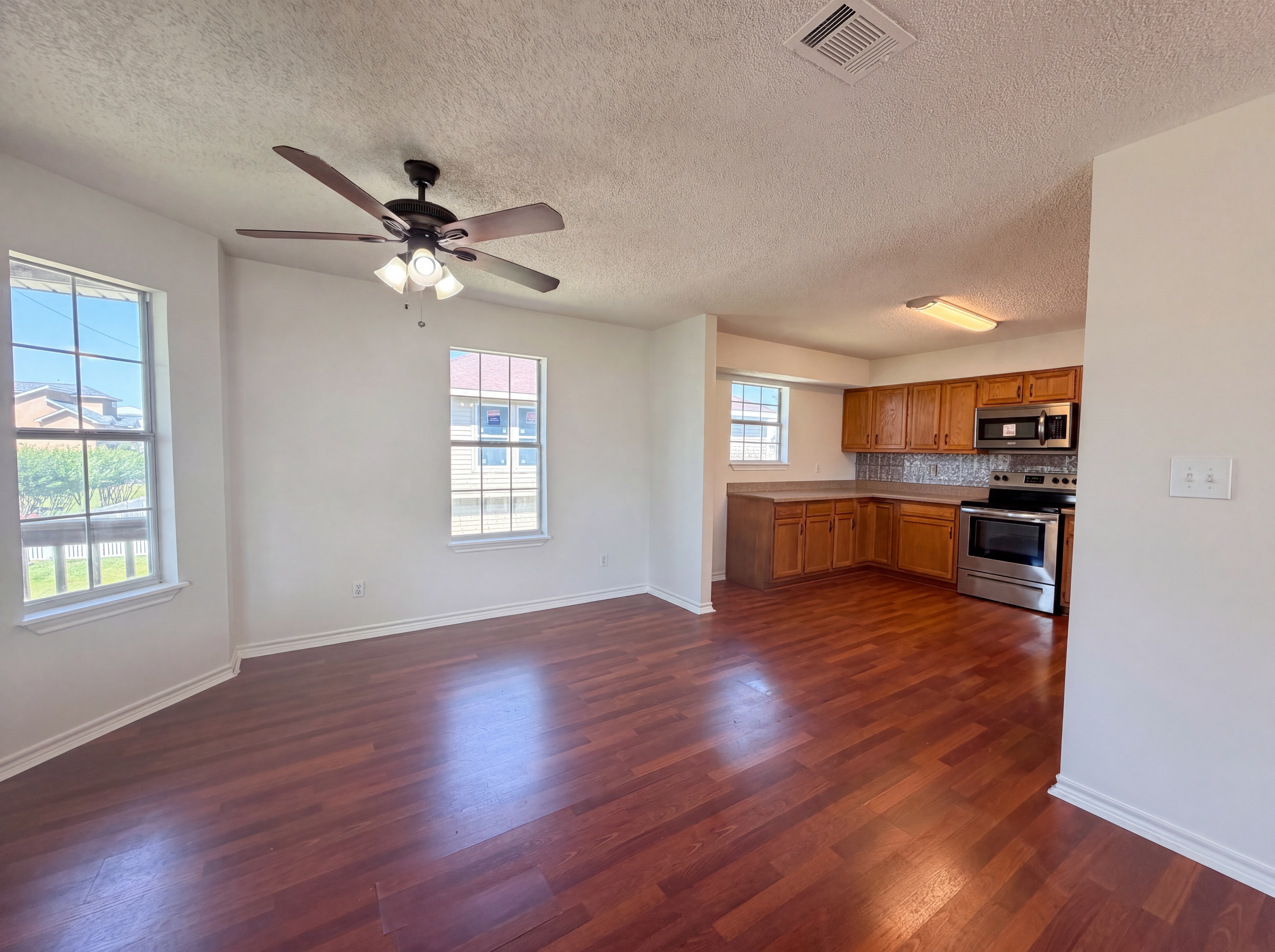 Photo 6 of 13 of 13909 Pirates Beach Blvd, Galveston, TX
