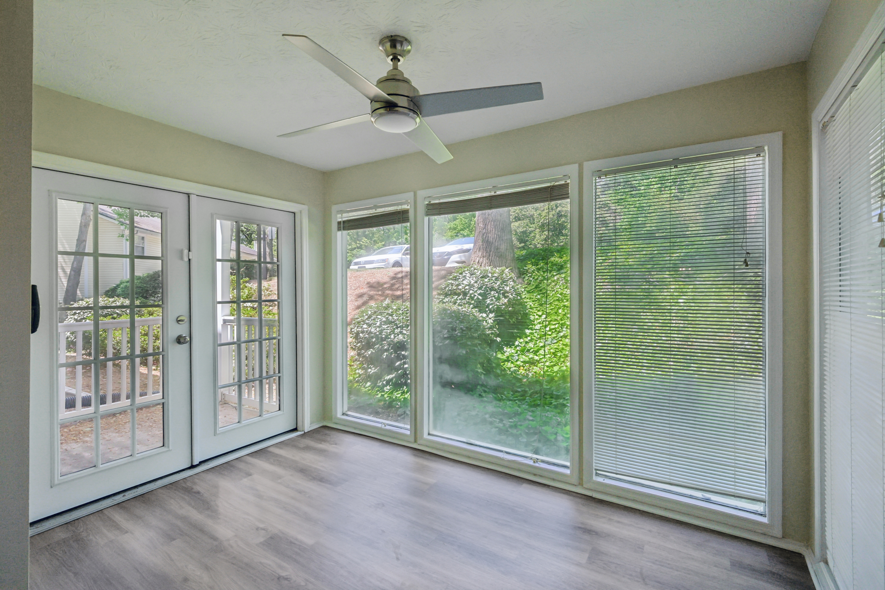 Photo 5 of 22 of 2725 Saint Augustine Trl SE, Marietta, GA