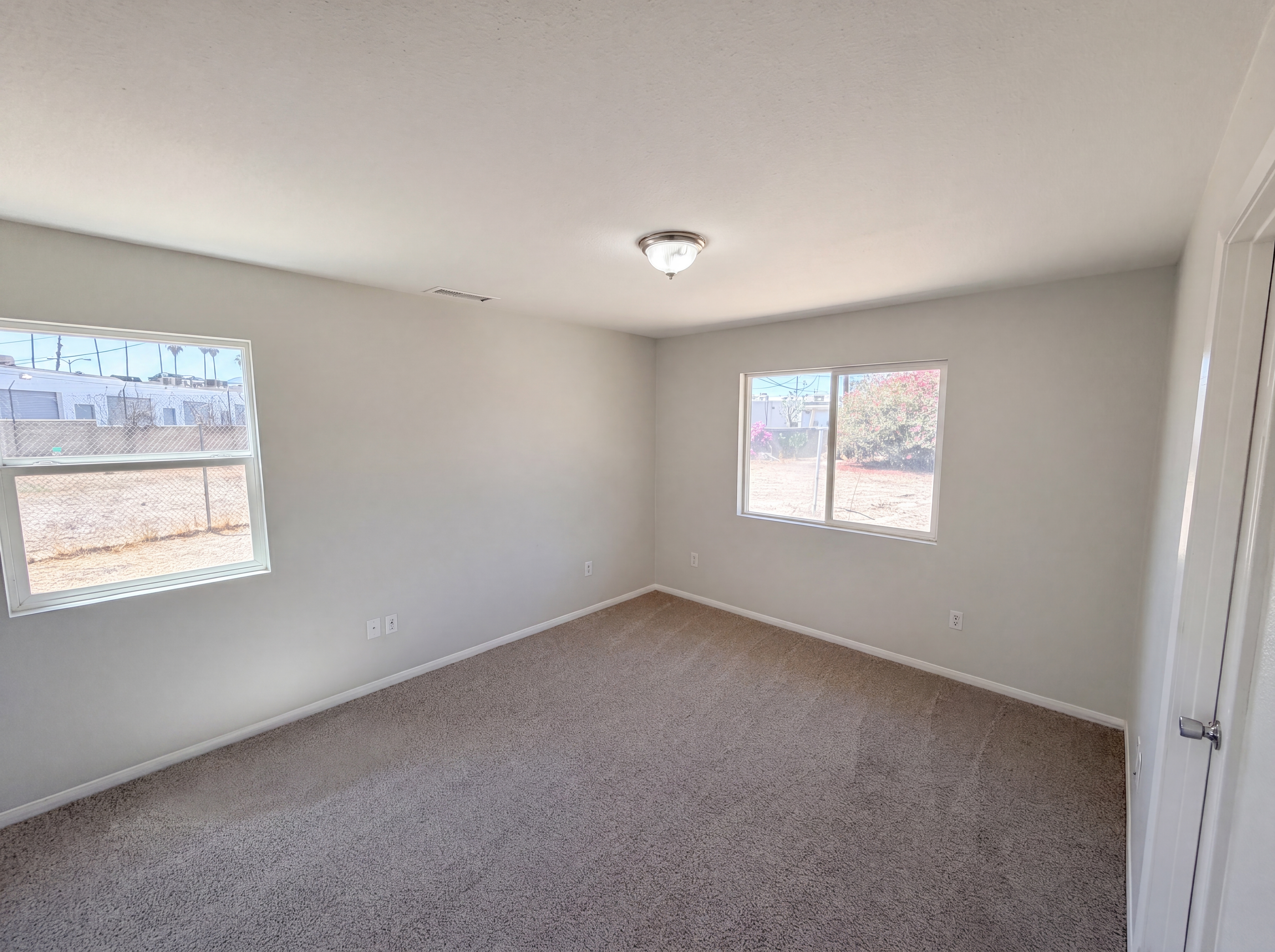 Photo 4 of 20 of 215 Laurel Ln, Hemet, CA