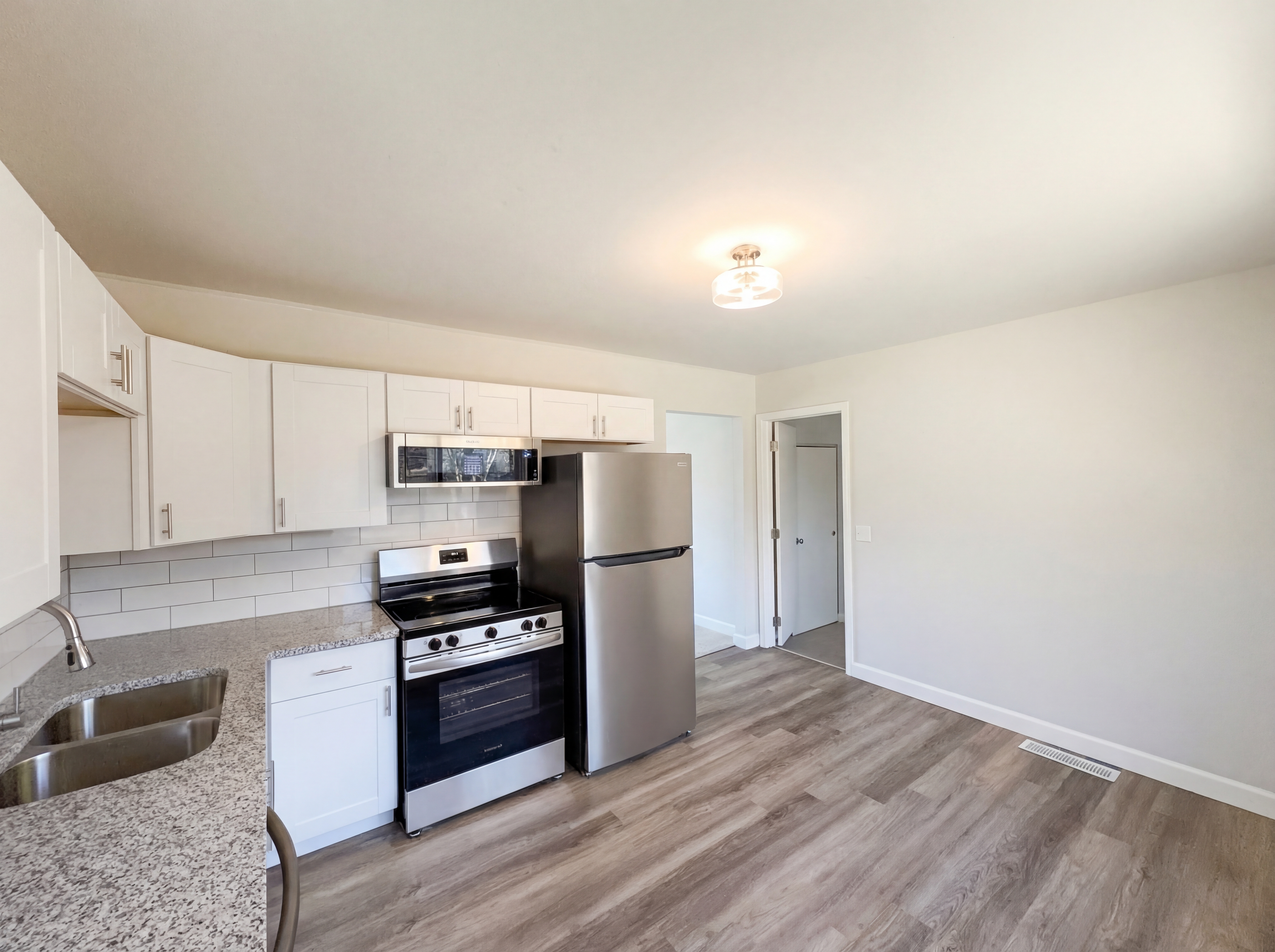 Photo 10 of 20 of 1858 Aspenhill Dr, Cincinnati, OH
