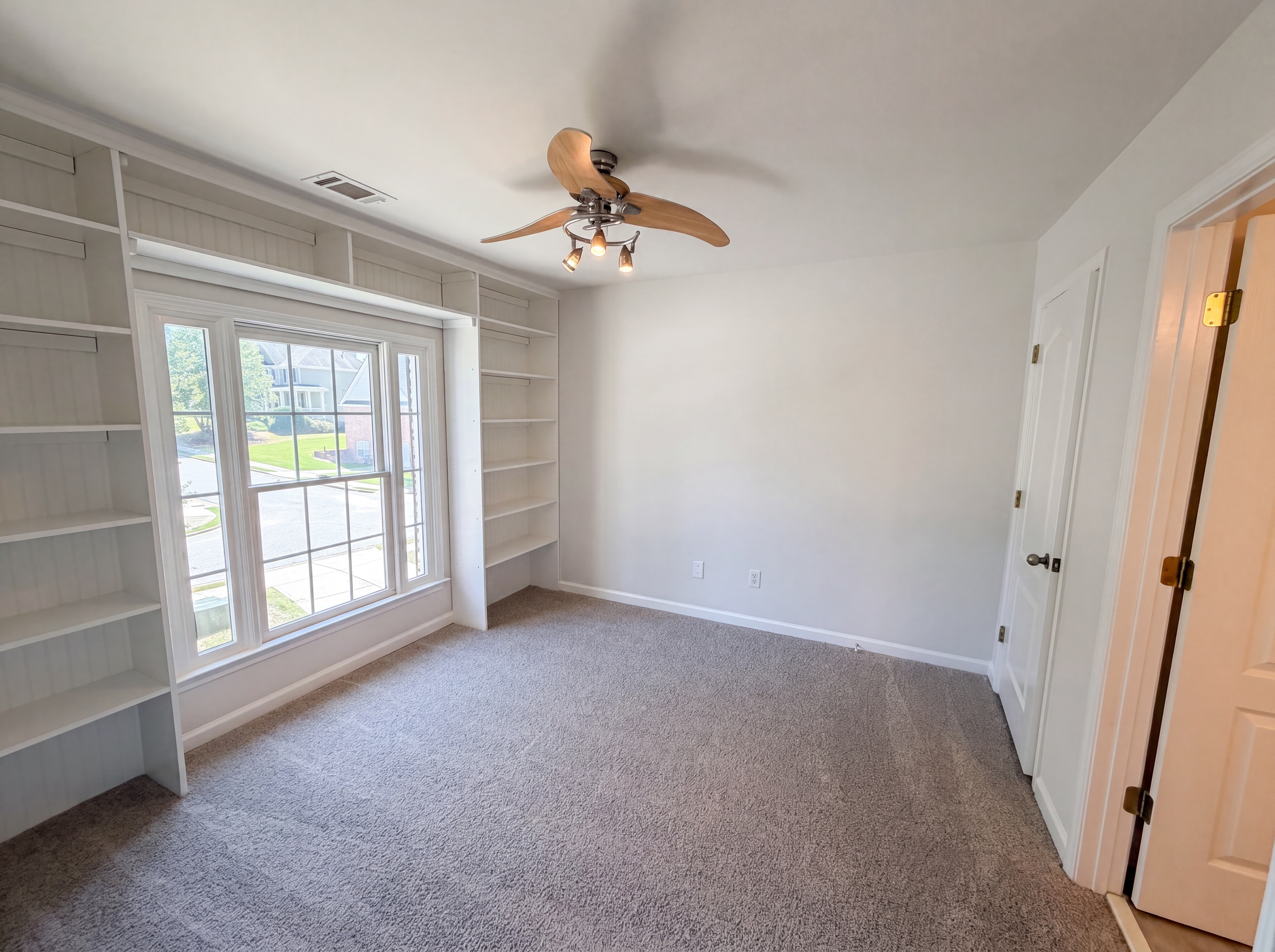 Photo 12 of 25 of 861 Windsor Creek Dr, Grayson, GA