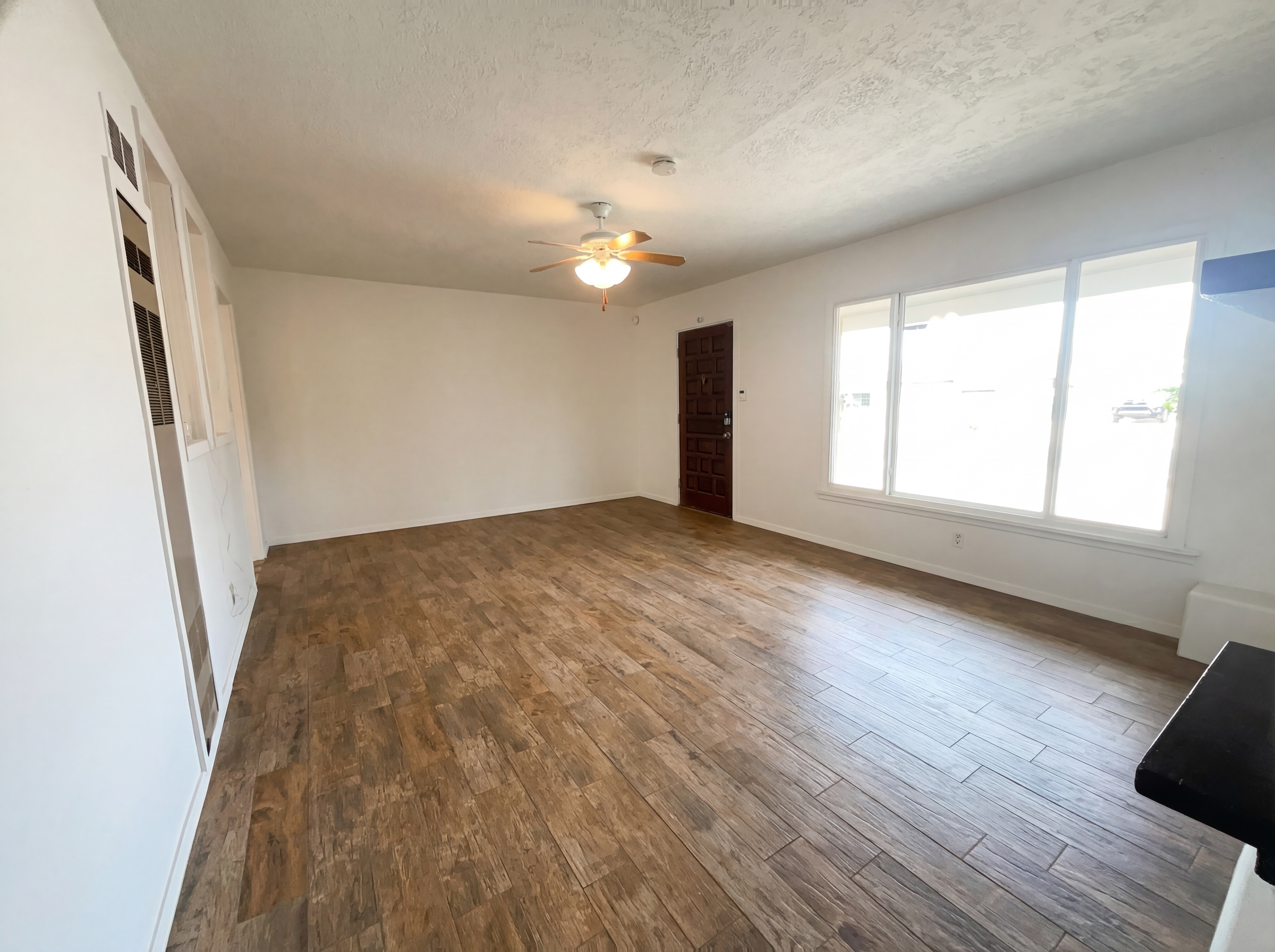 Photo 3 of 18 of 8112 Princess Jeanne Ave NE, Albuquerque, NM