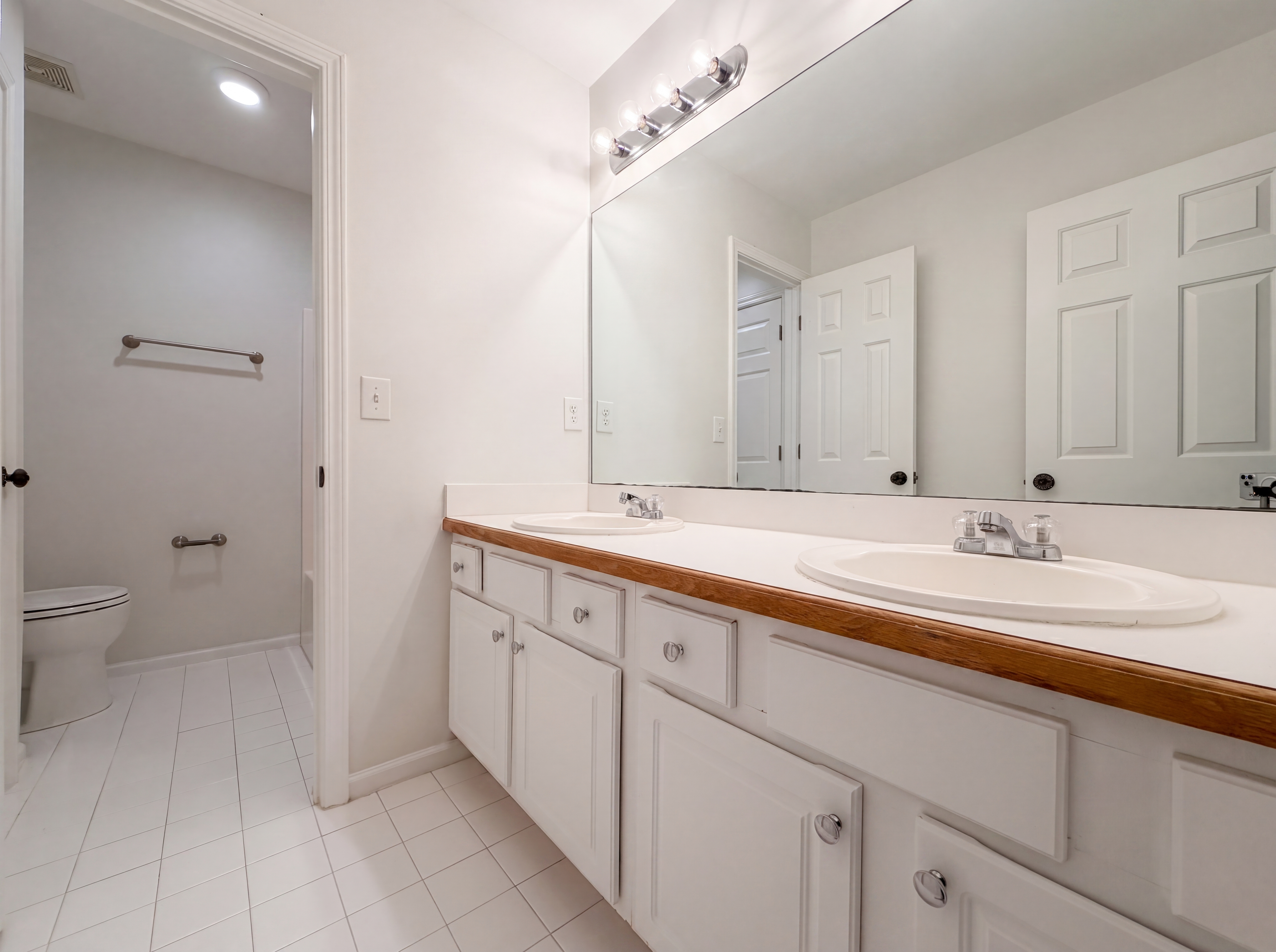 Photo 6 of 30 of 2298 Camden Dr SW, Marietta, GA