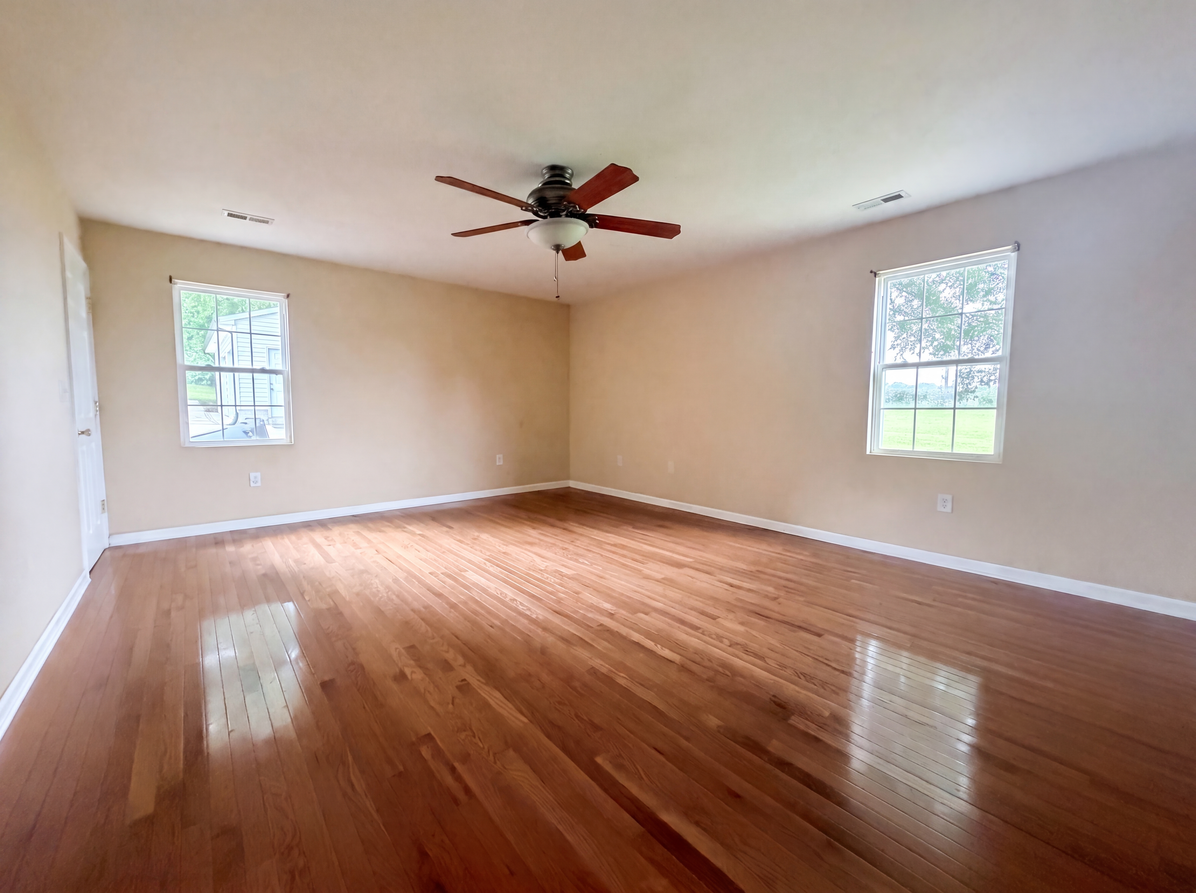 Photo 6 of 21 of 1580 W Cloaninger Ave, Statesville, NC