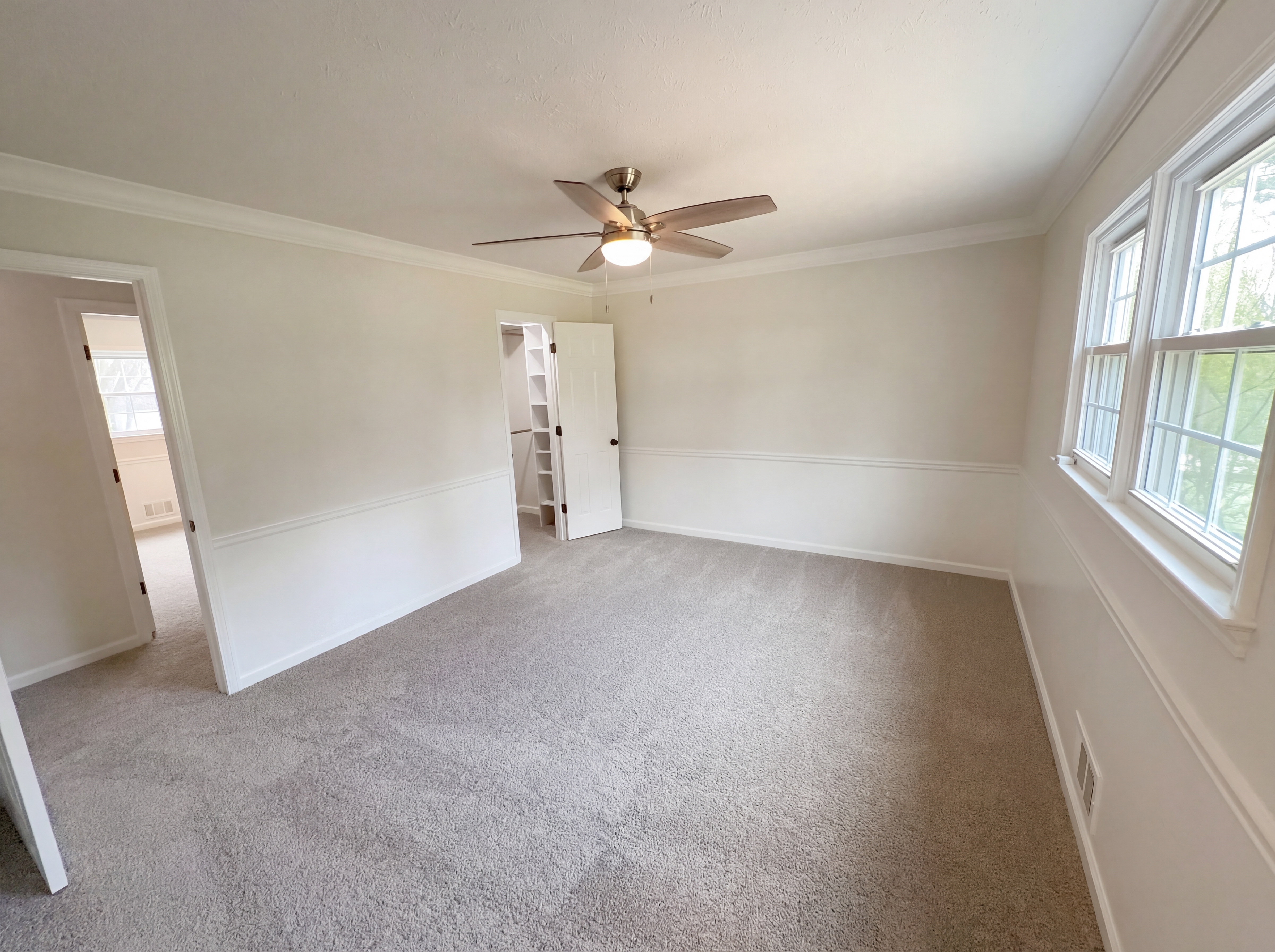 Photo 4 of 55 of 1272 Owen Cir, Sugar Hill, GA