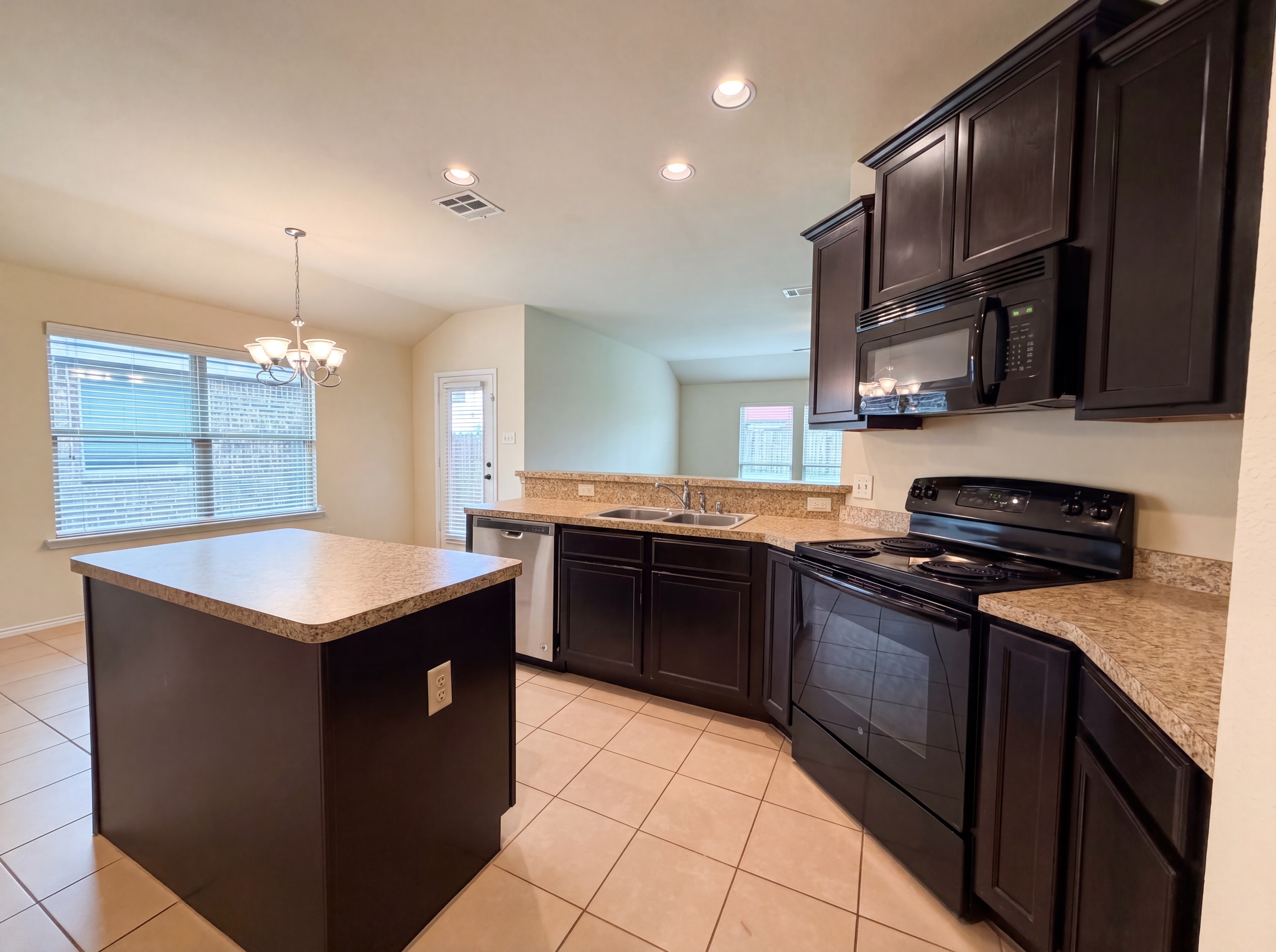 Photo 2 of 16 of 716 Westgate Ct, Anna, TX