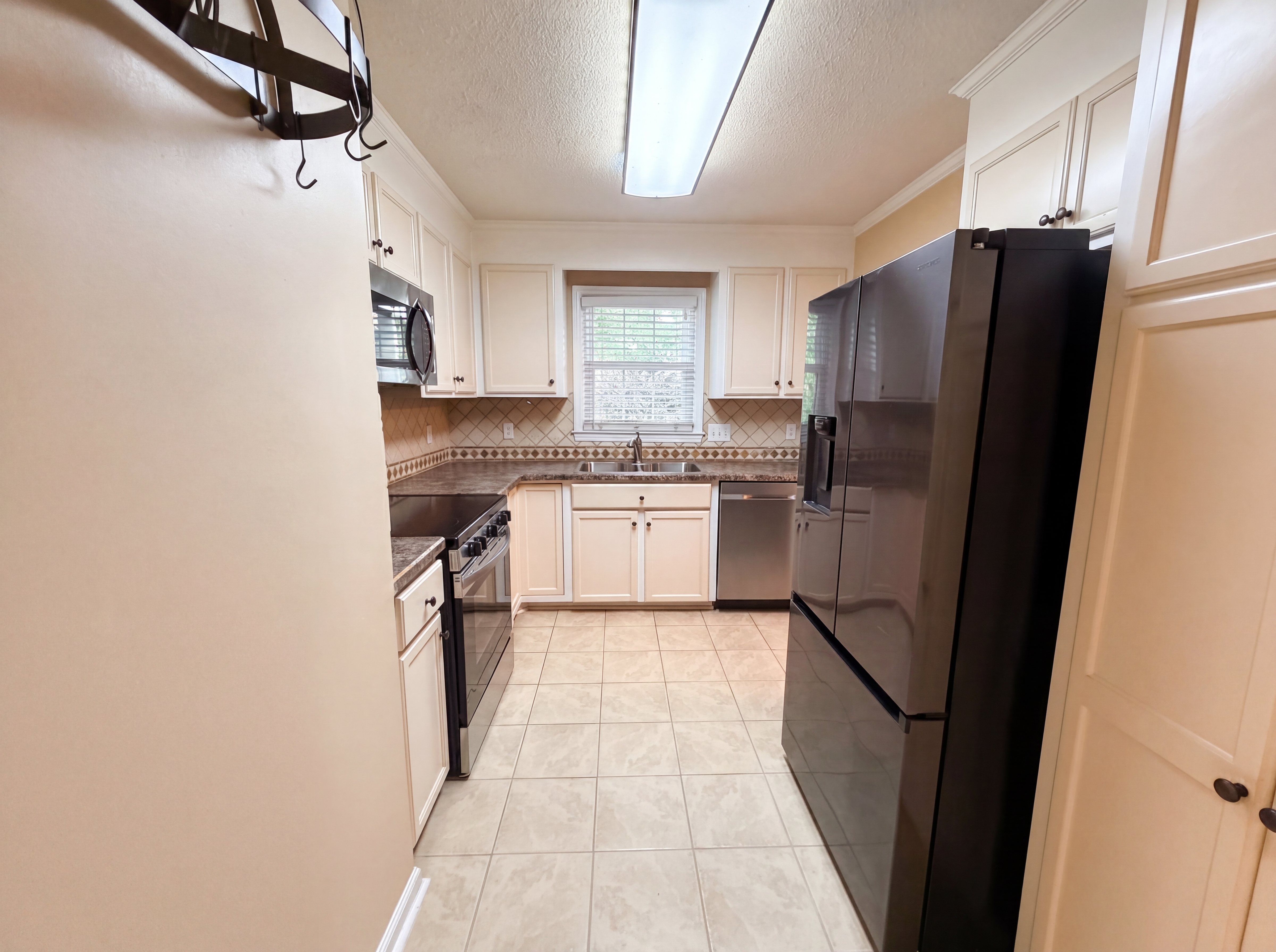 Photo 14 of 17 of 815 Jamestown Dr, Gastonia, NC