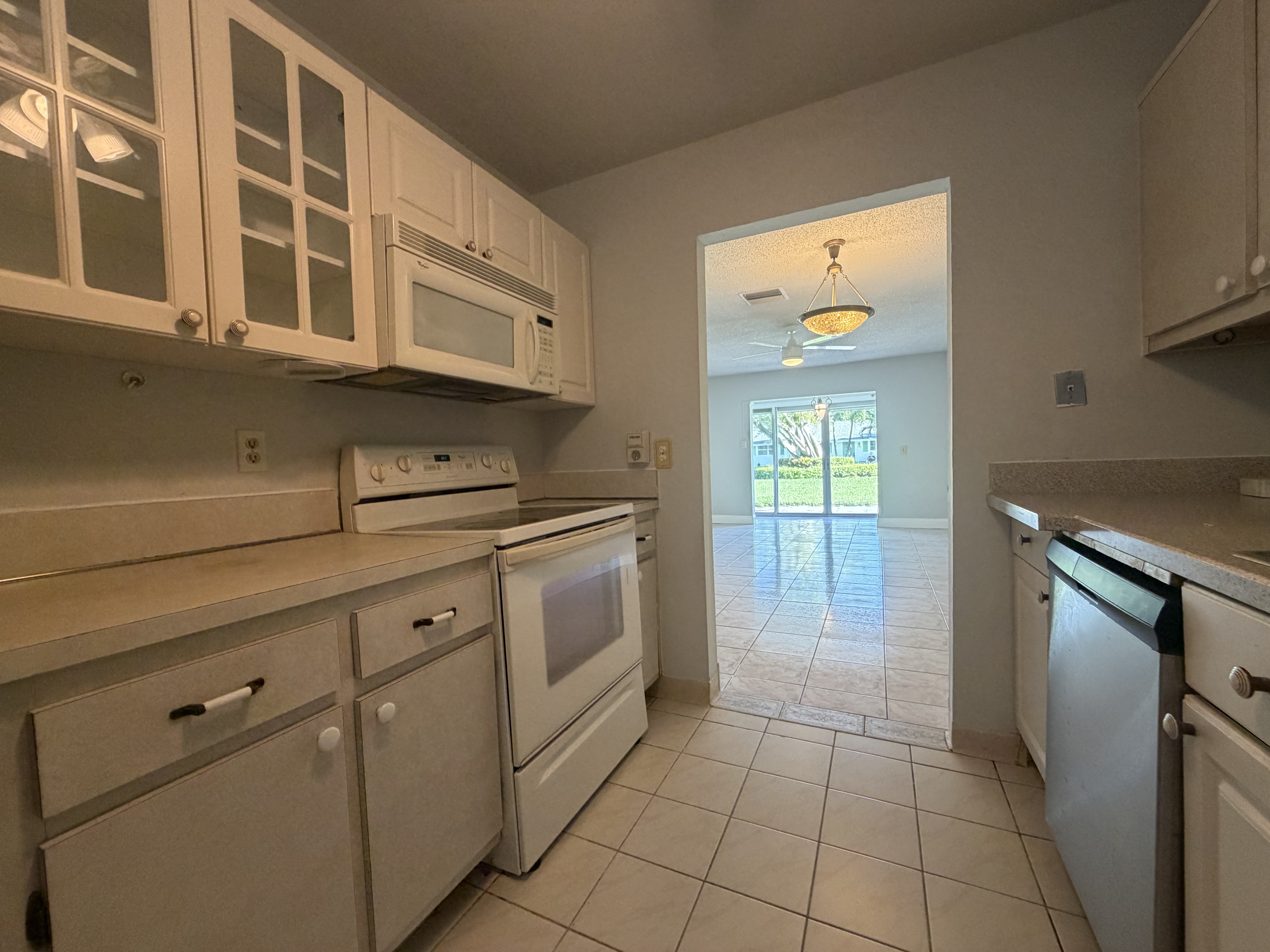 Photo 13 of 23 of 400 SW Golfview Ter, Boynton Beach, FL