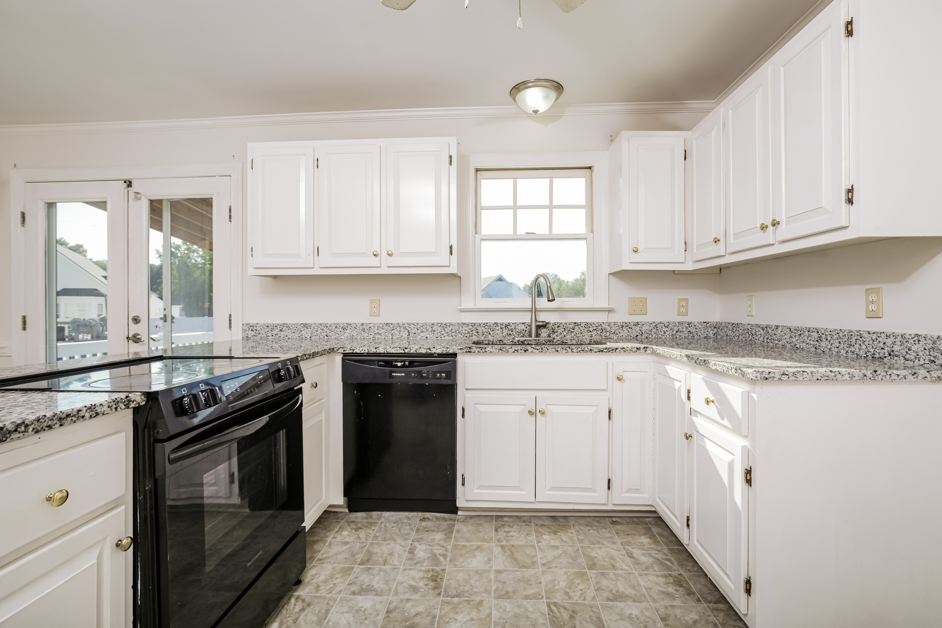 Photo 2 of 21 of 307 Hearthstone Dr, Nashville, NC
